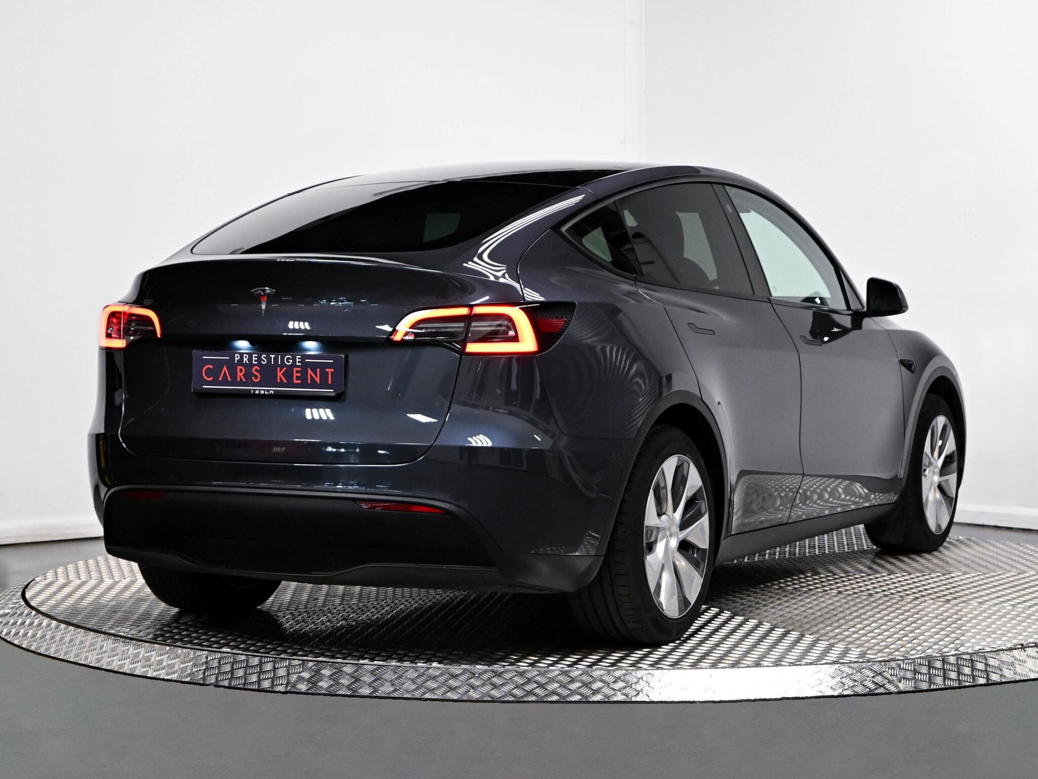 Tesla Model Y view 32