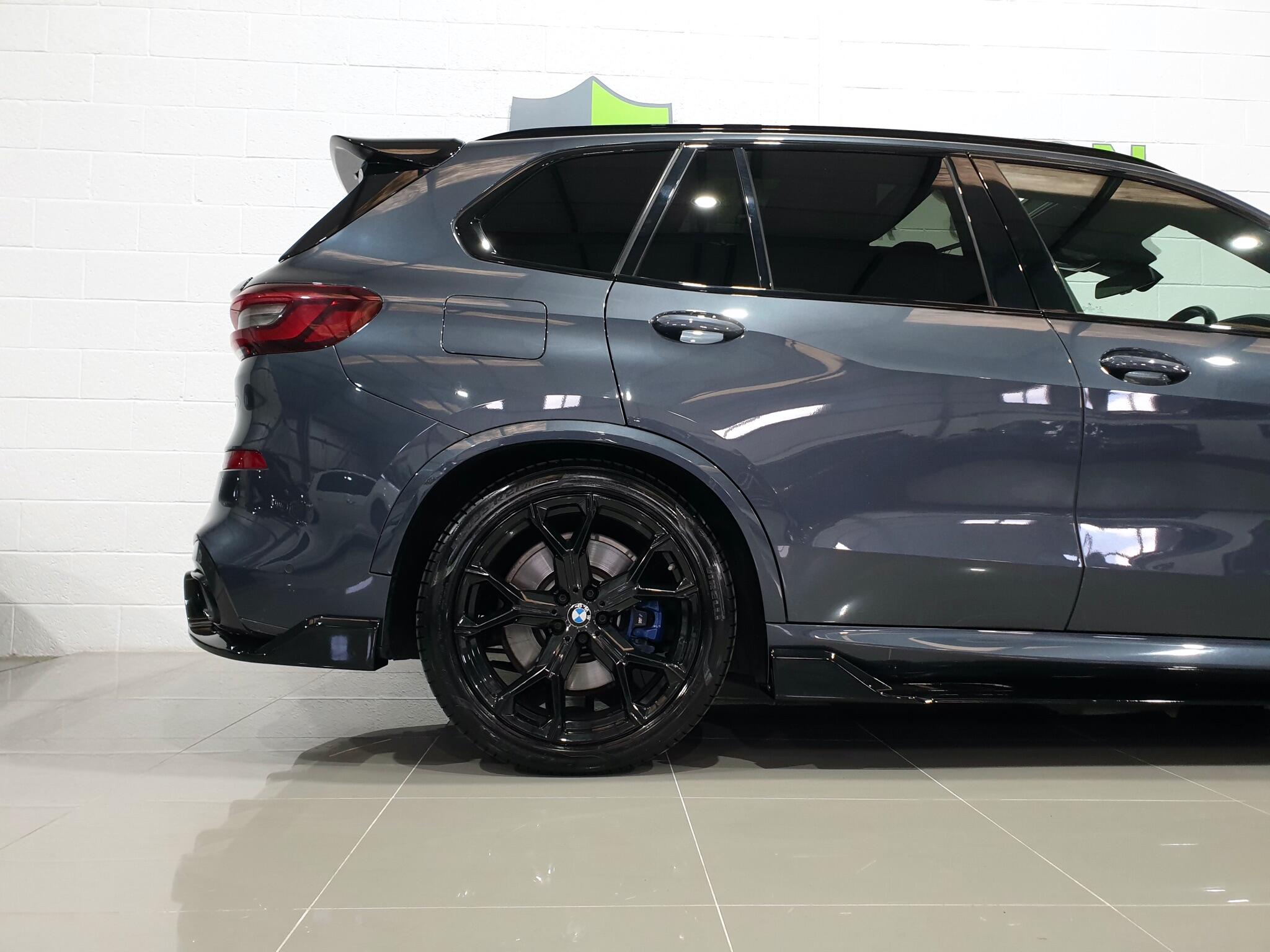 BMW X5 view 16