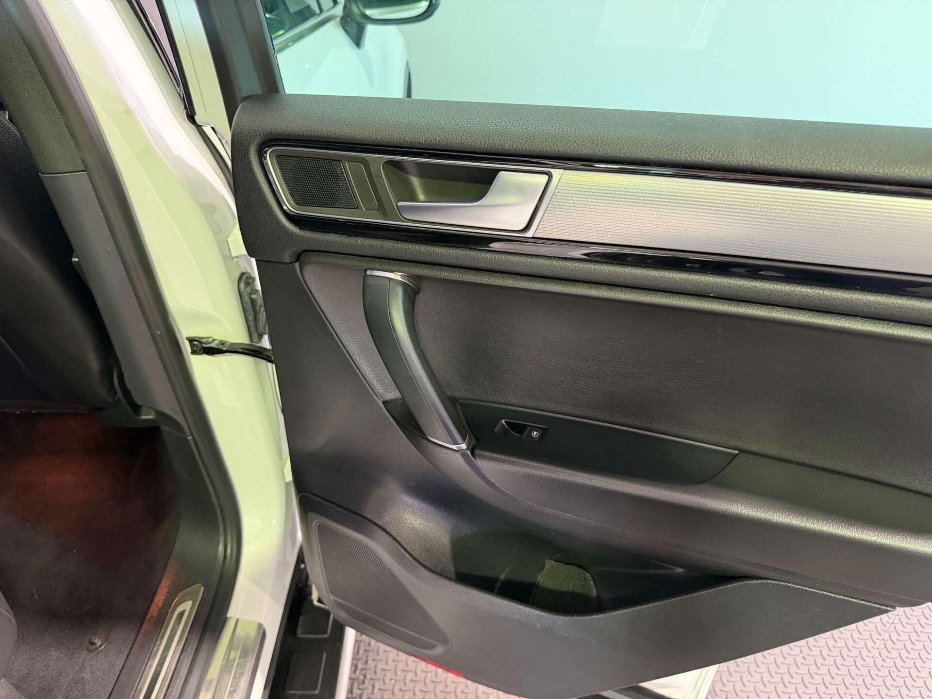 Volkswagen Touareg view 56