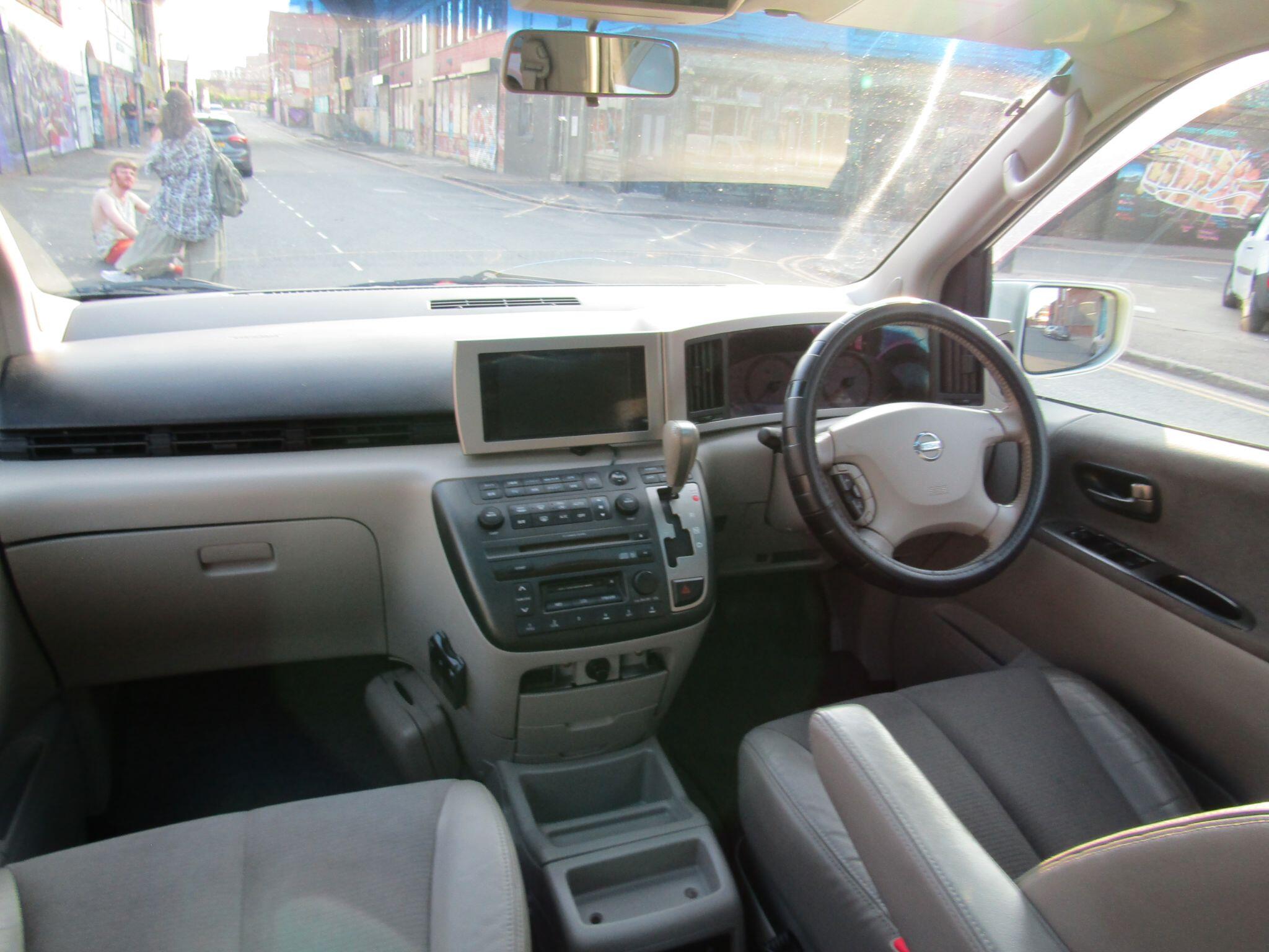 Nissan Elgrand view 13