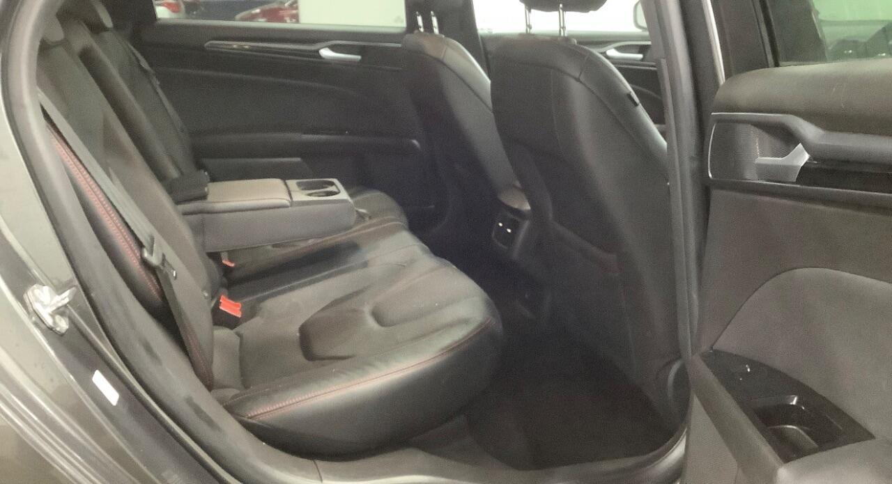 Ford Mondeo view 5