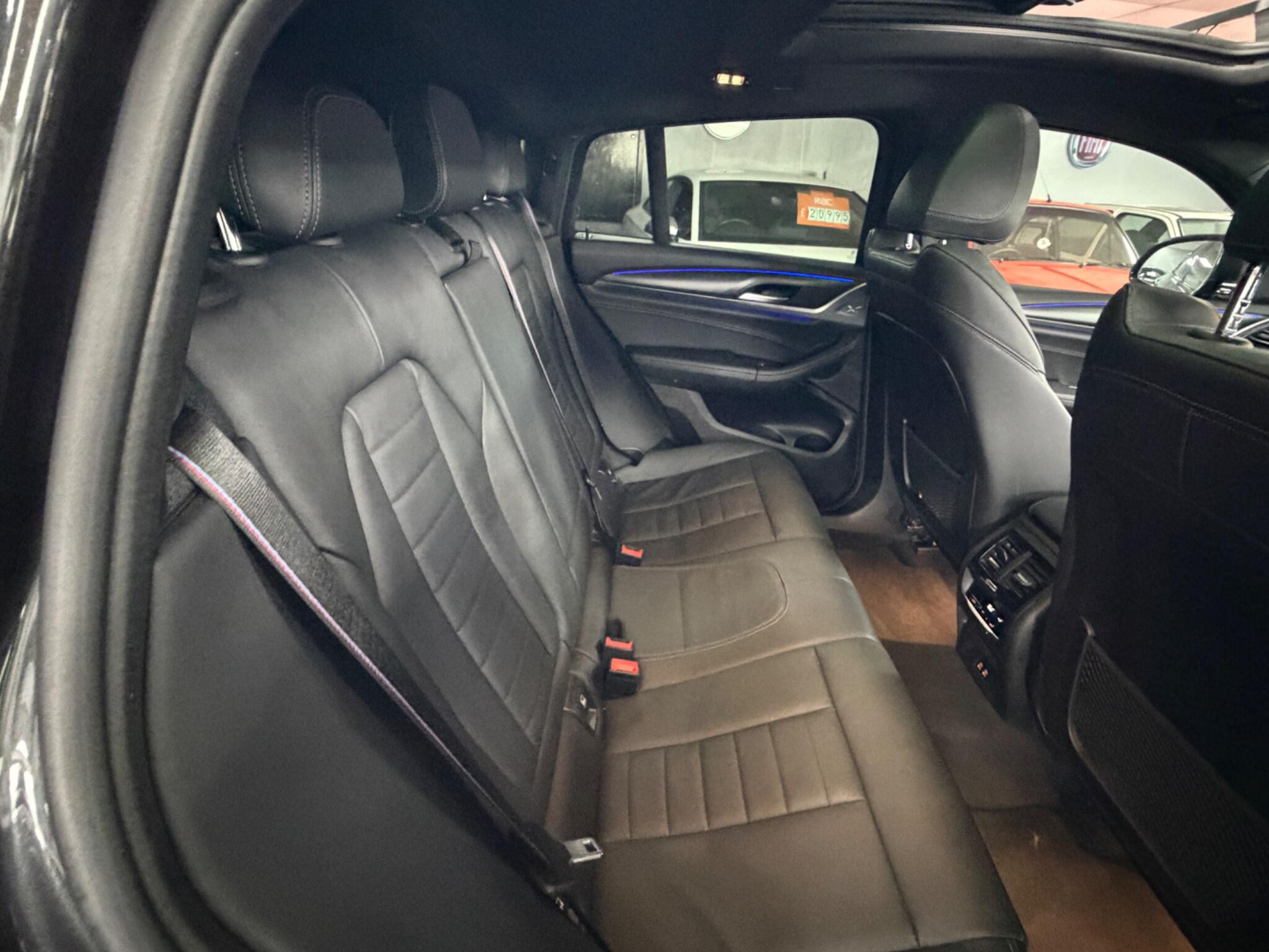 BMW X4 view 4
