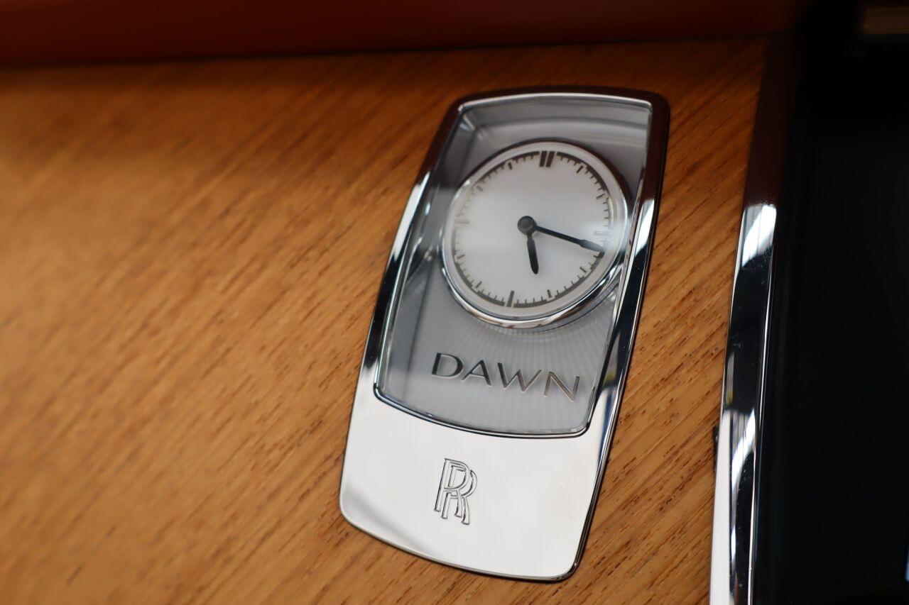 Rolls-Royce Dawn view 34