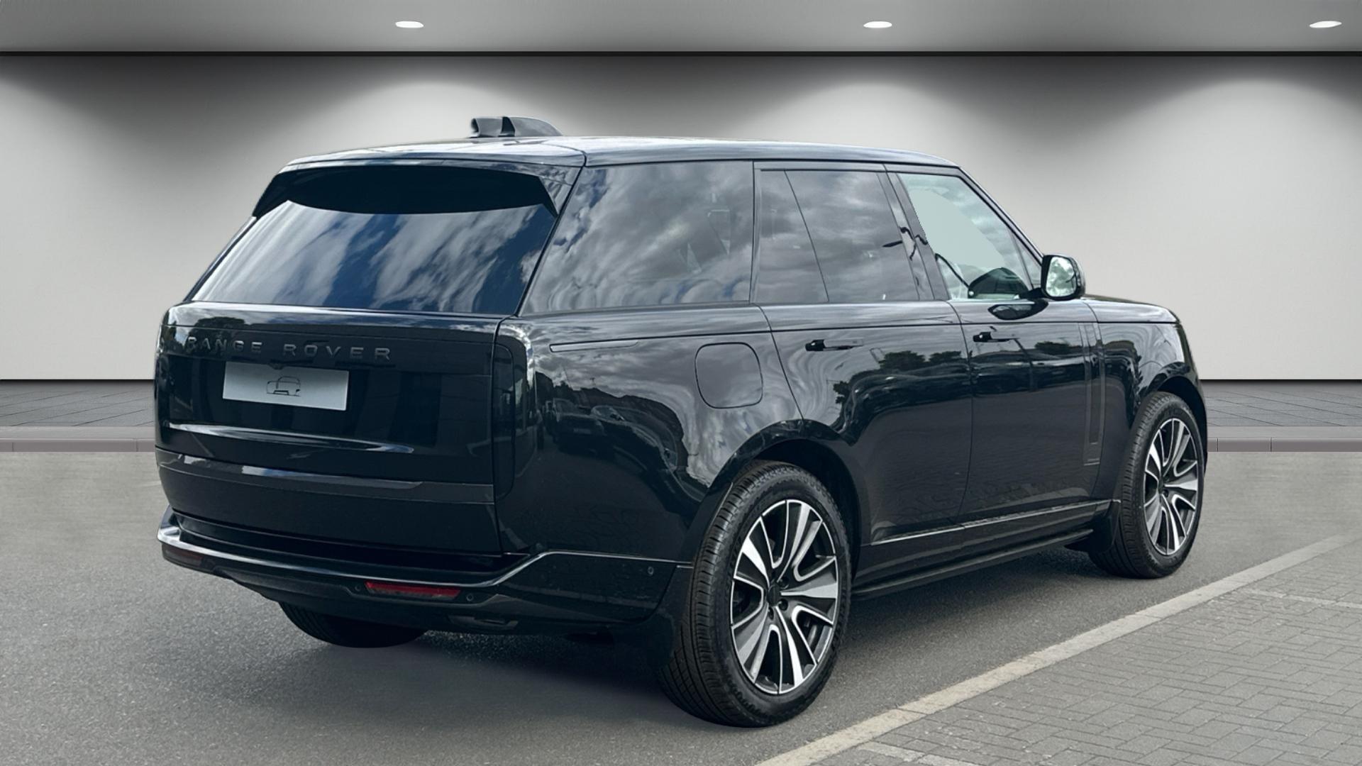 Land Rover Range Rover view 3