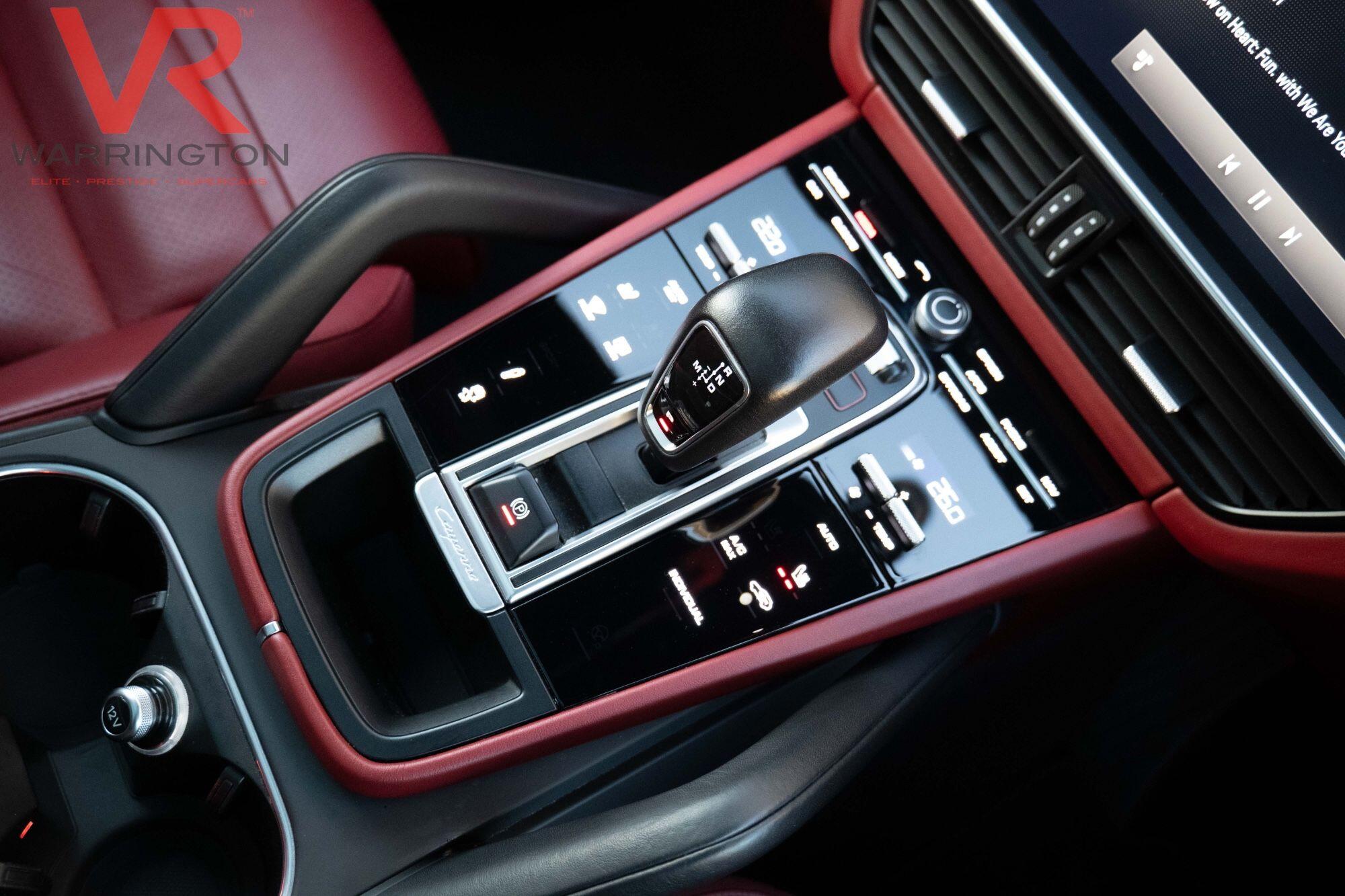 Porsche Cayenne view 29