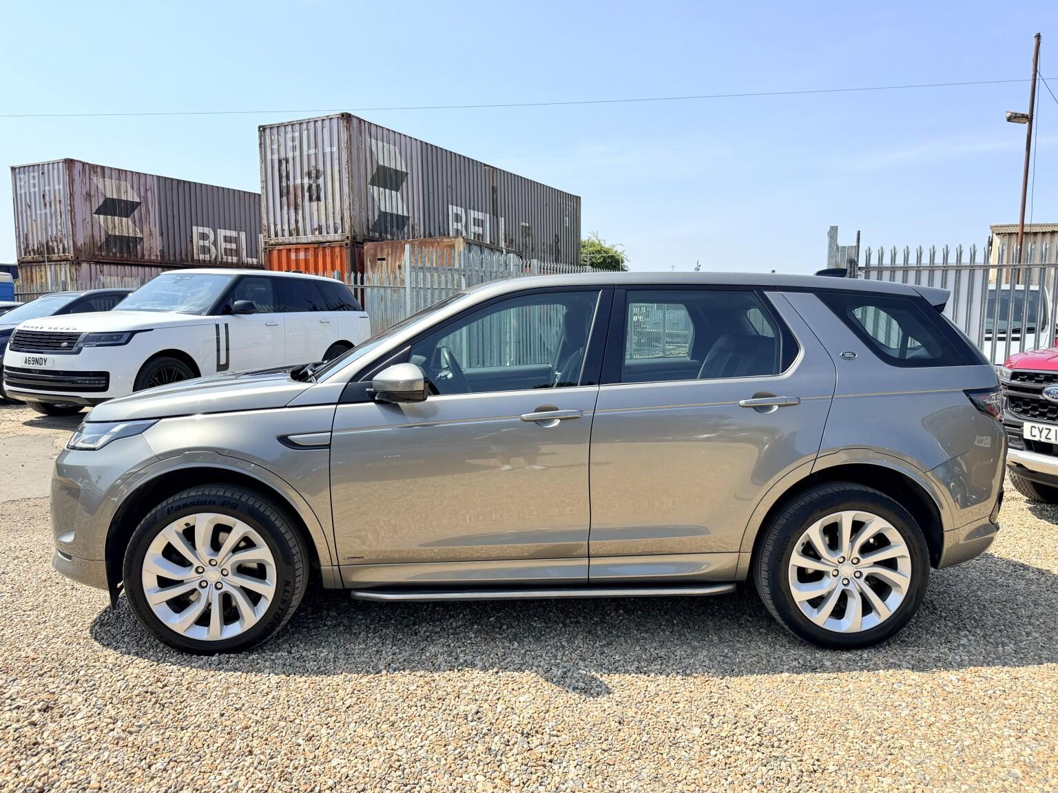 Land Rover Discovery Sport view 8