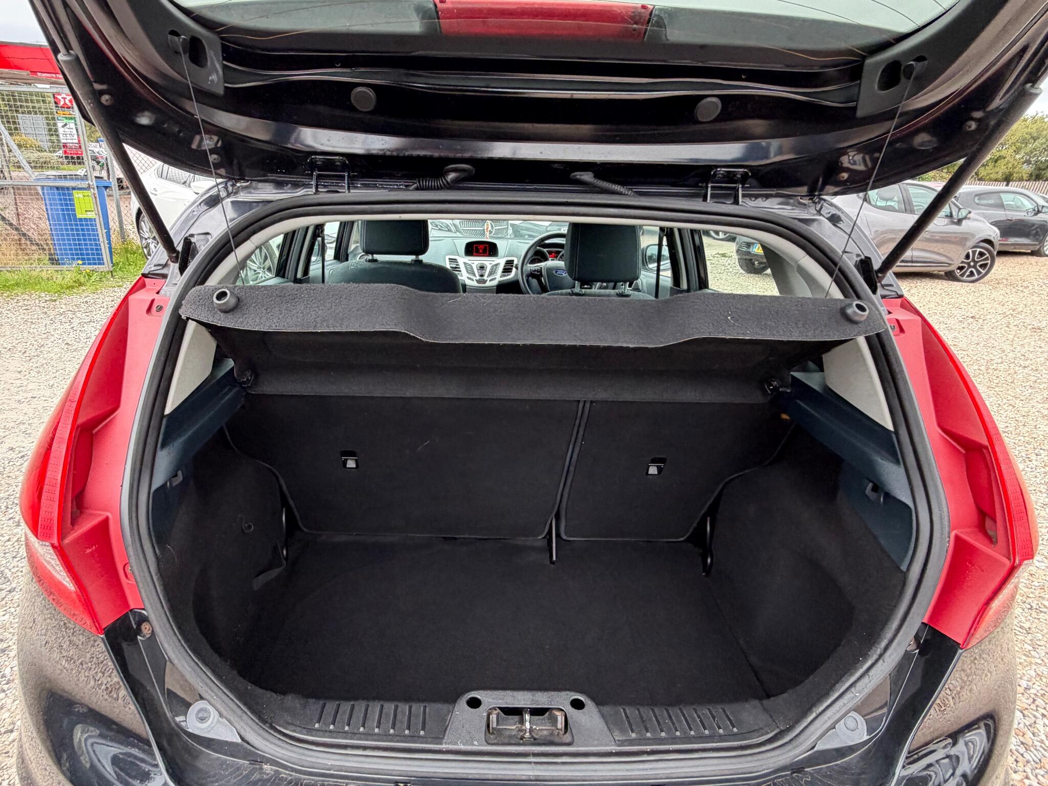 Ford Fiesta view 13