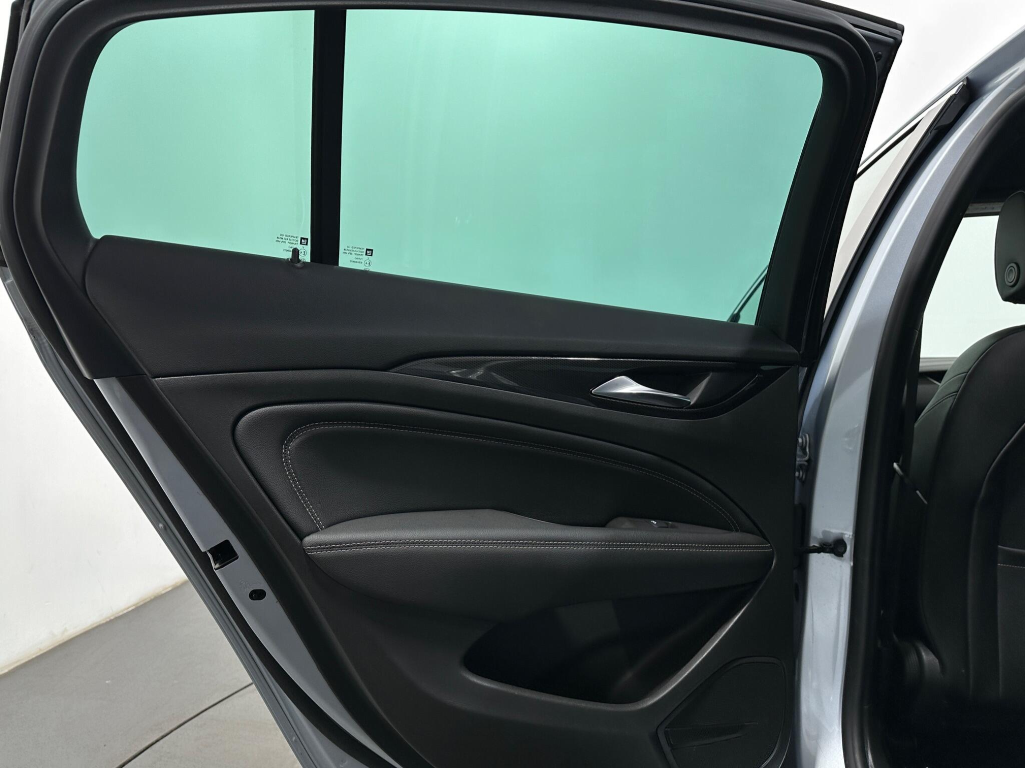 Vauxhall Insignia view 36