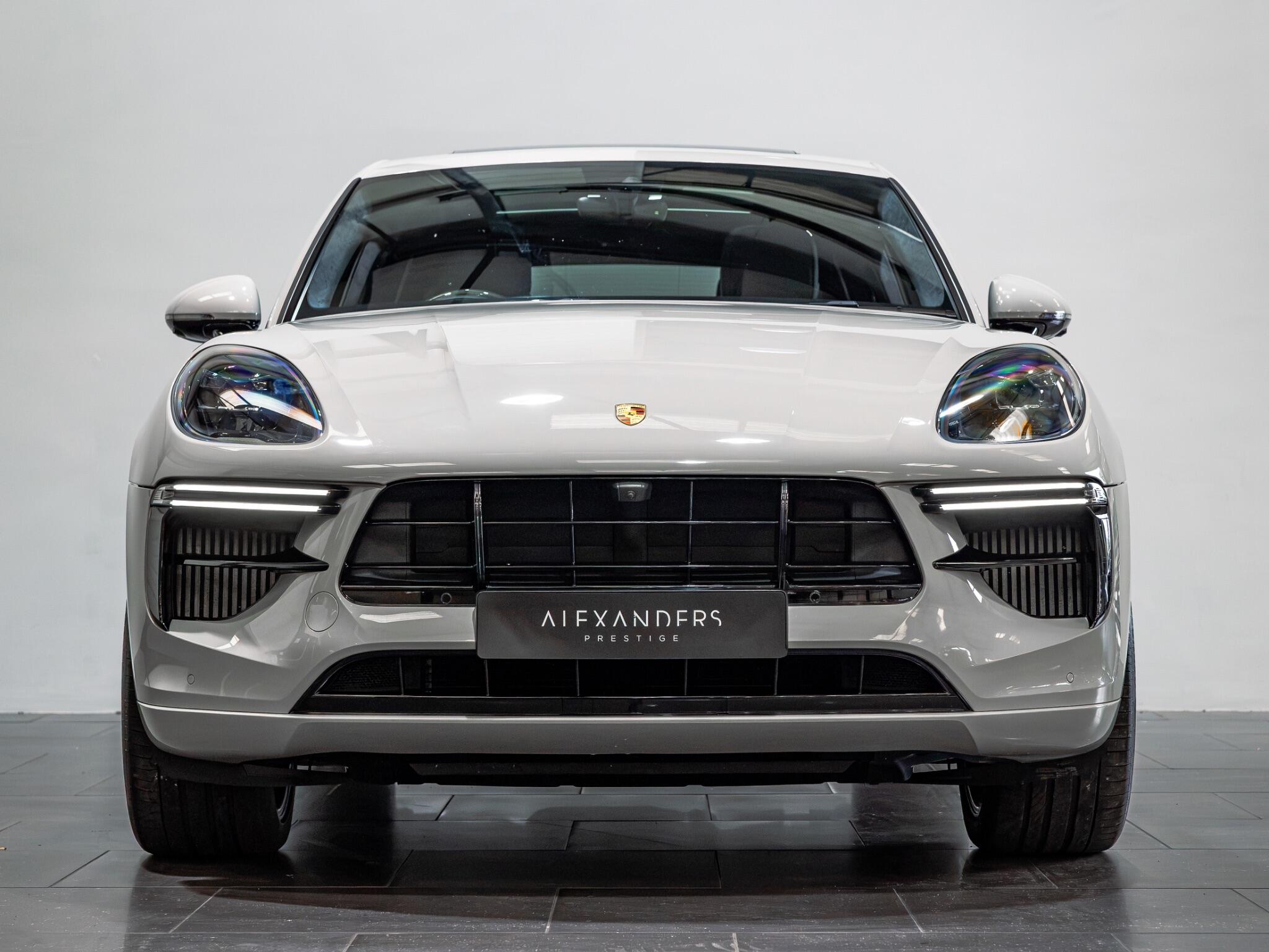 Porsche Macan view 9