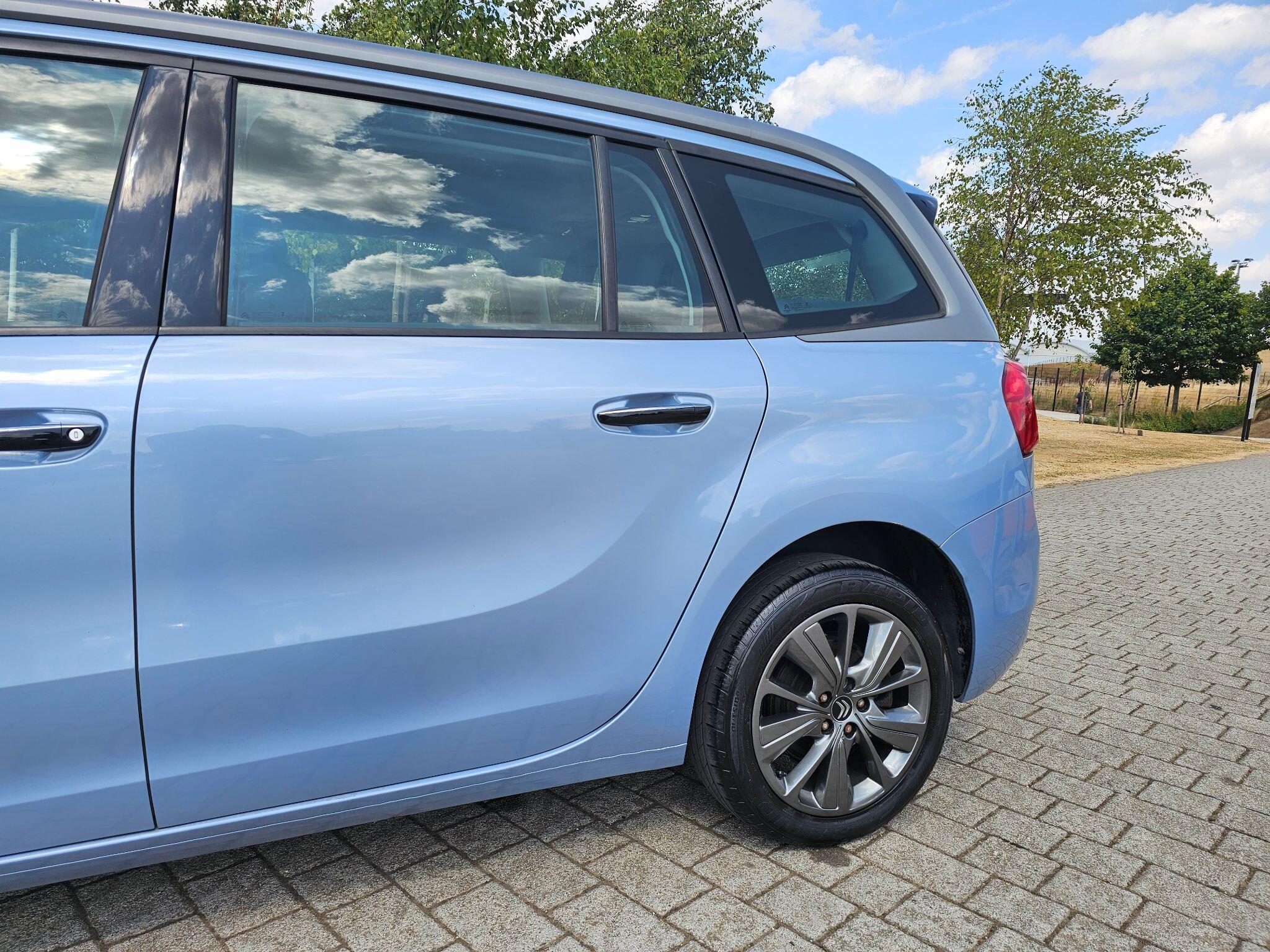 Citroen Grand C4 Picasso view 45