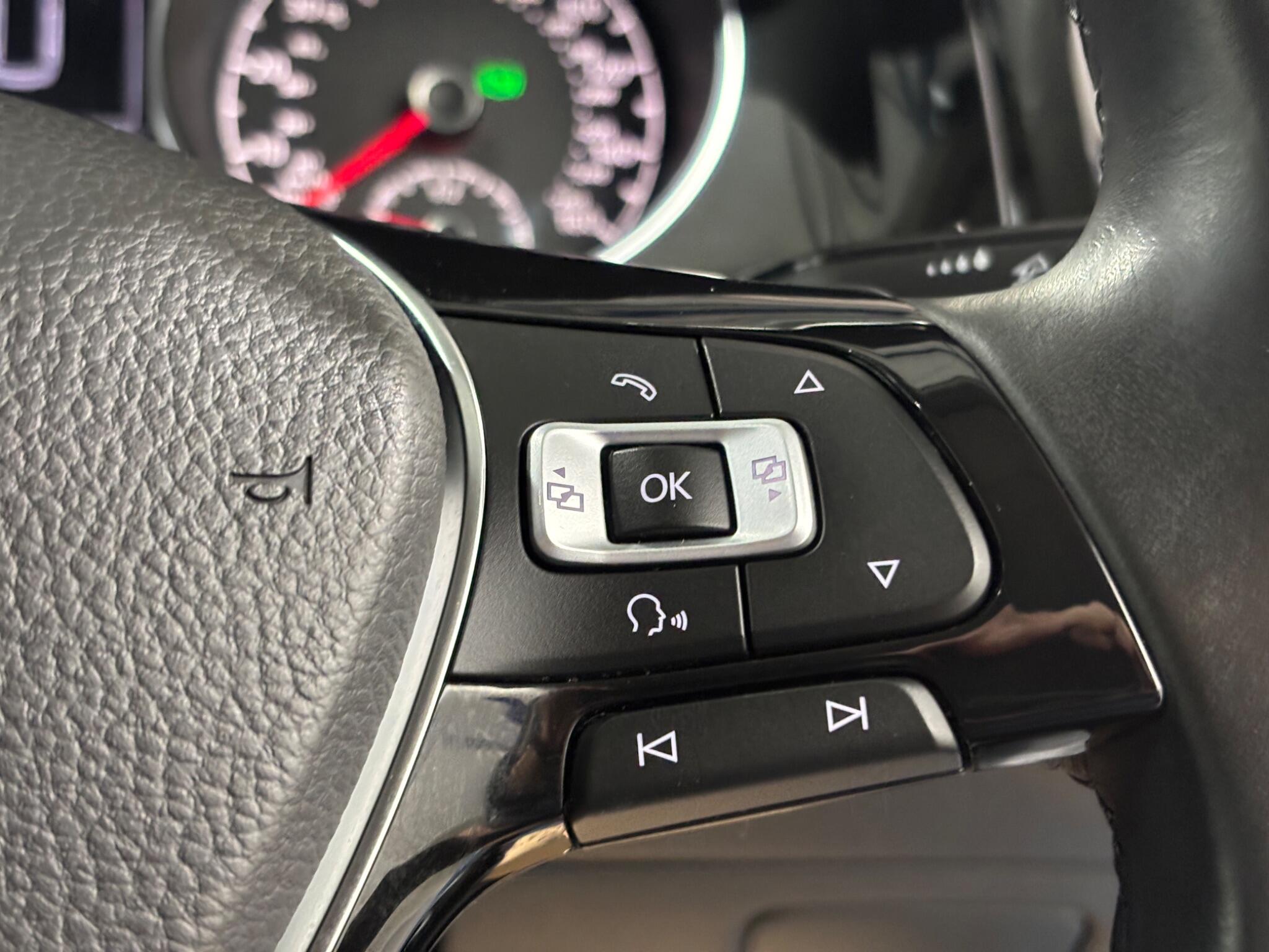Volkswagen Golf view 28