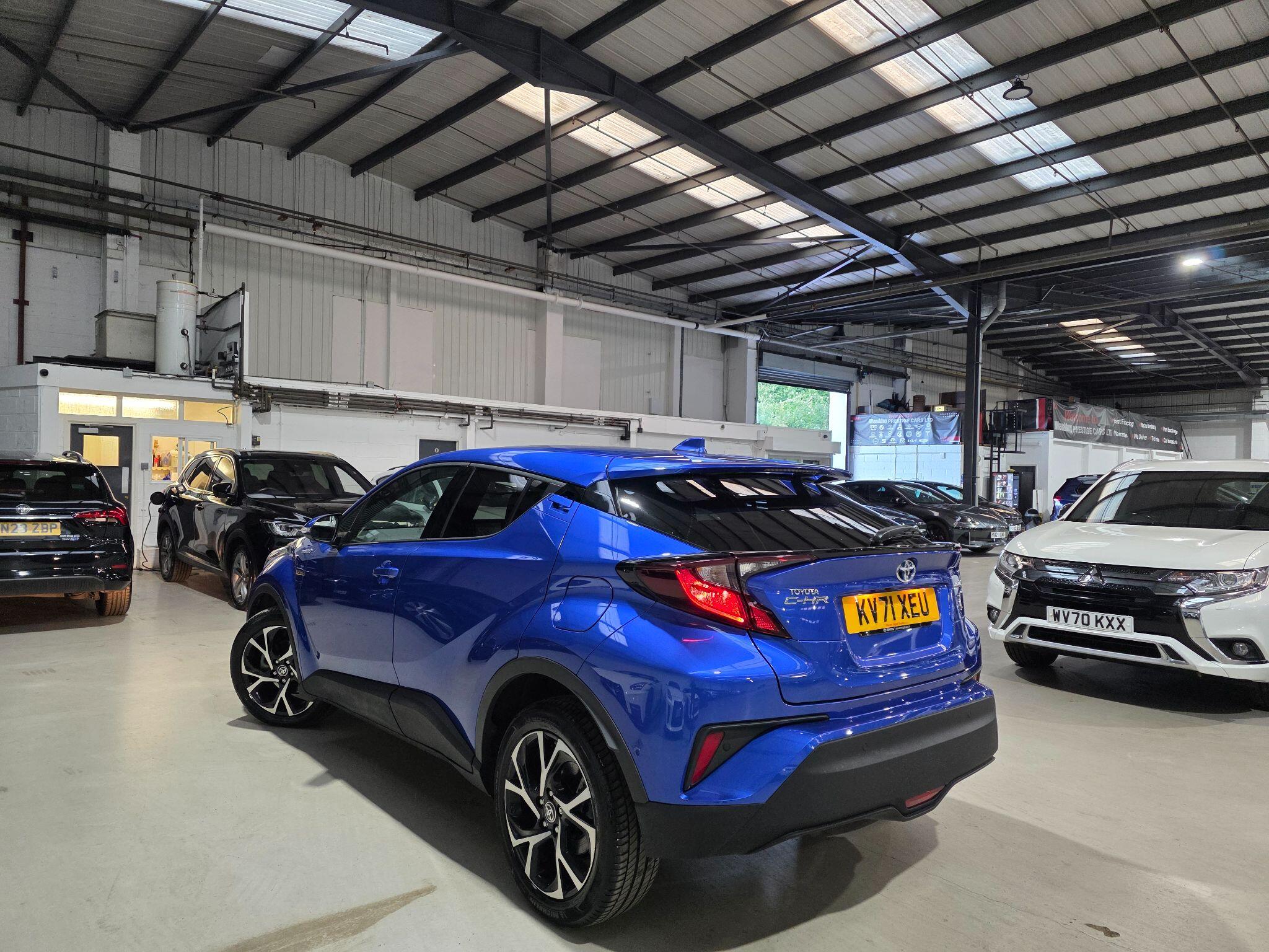 Toyota C-HR view 24