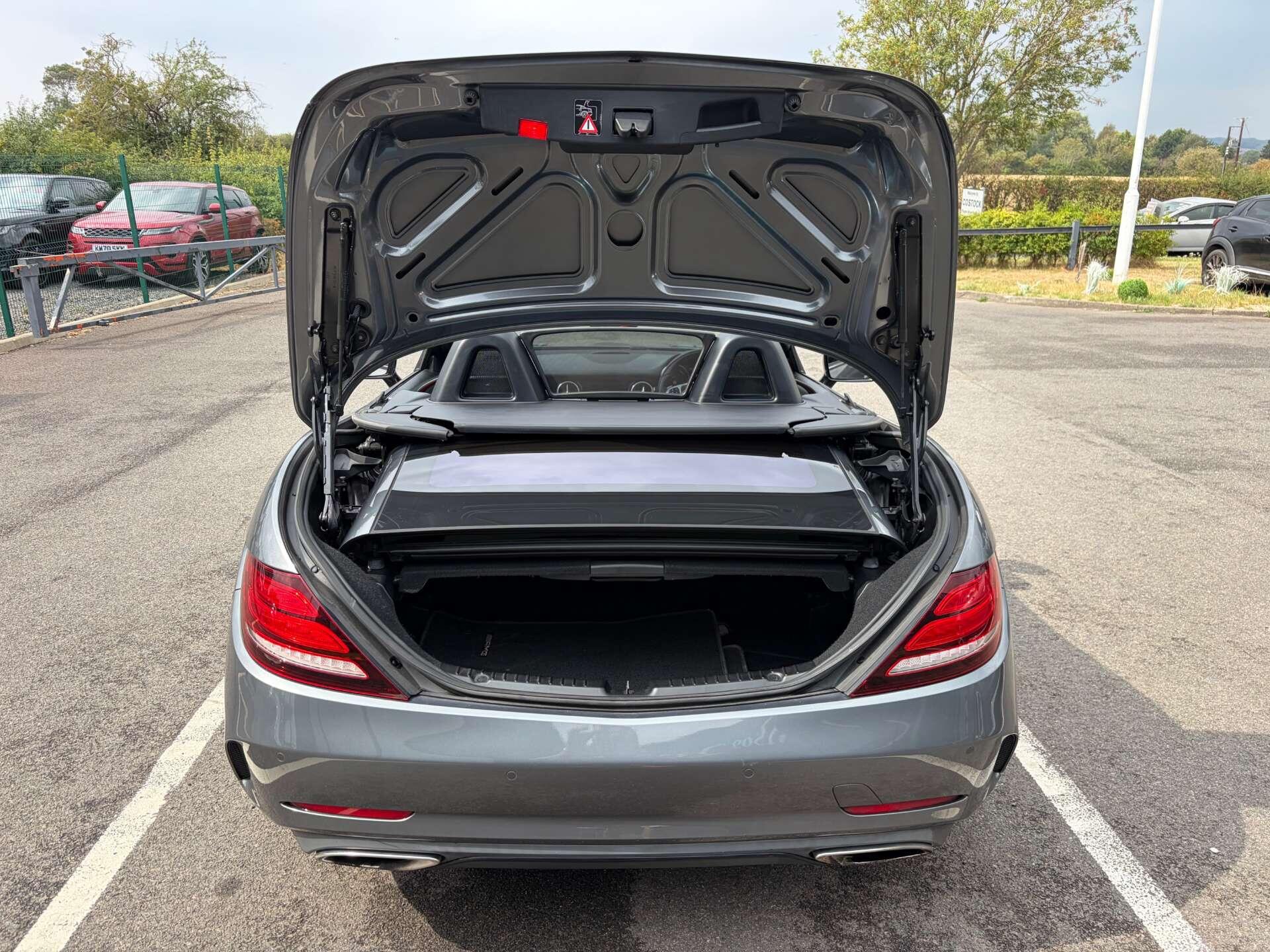 Mercedes-Benz SLC view 29