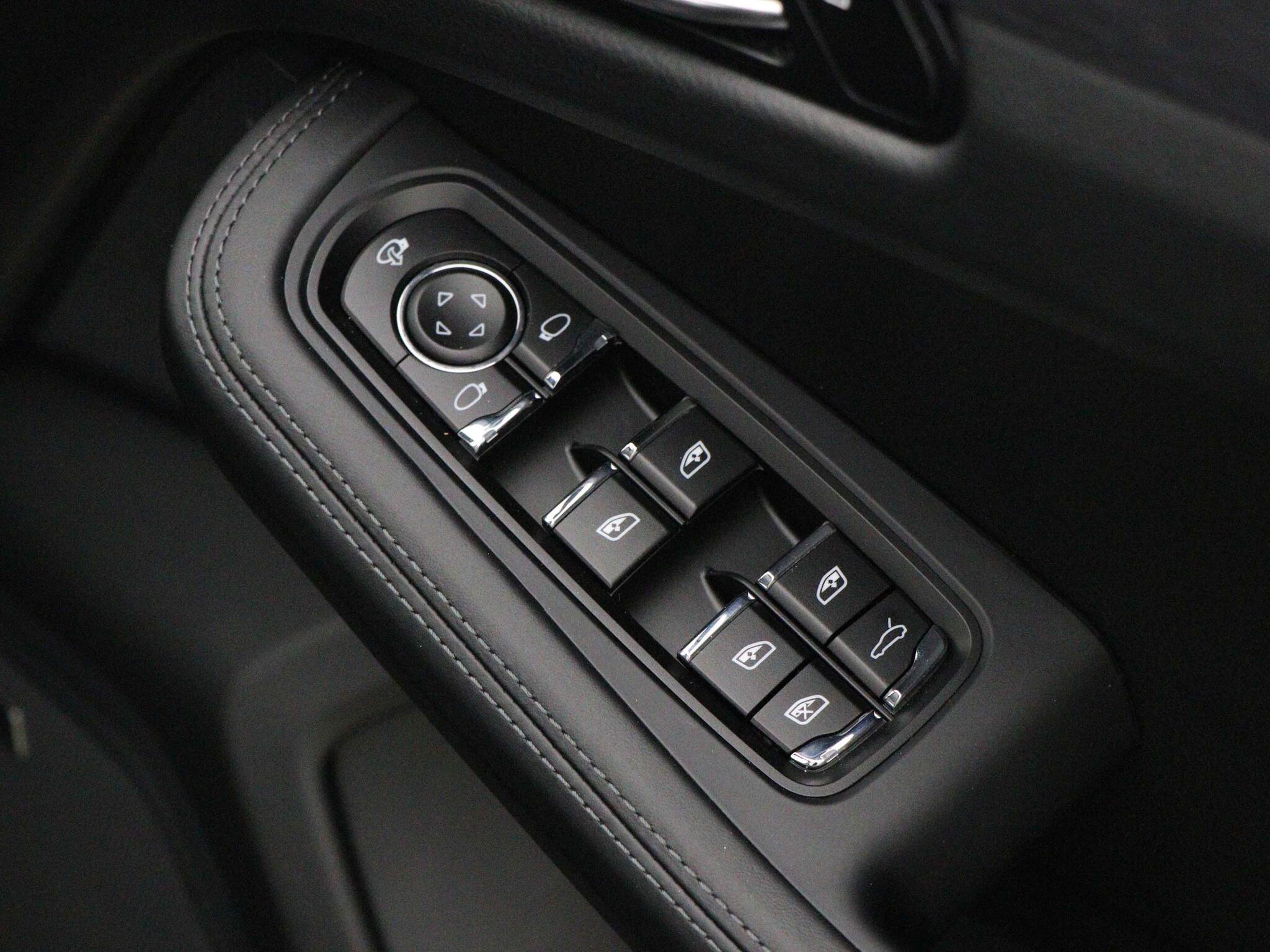 Porsche Macan view 37