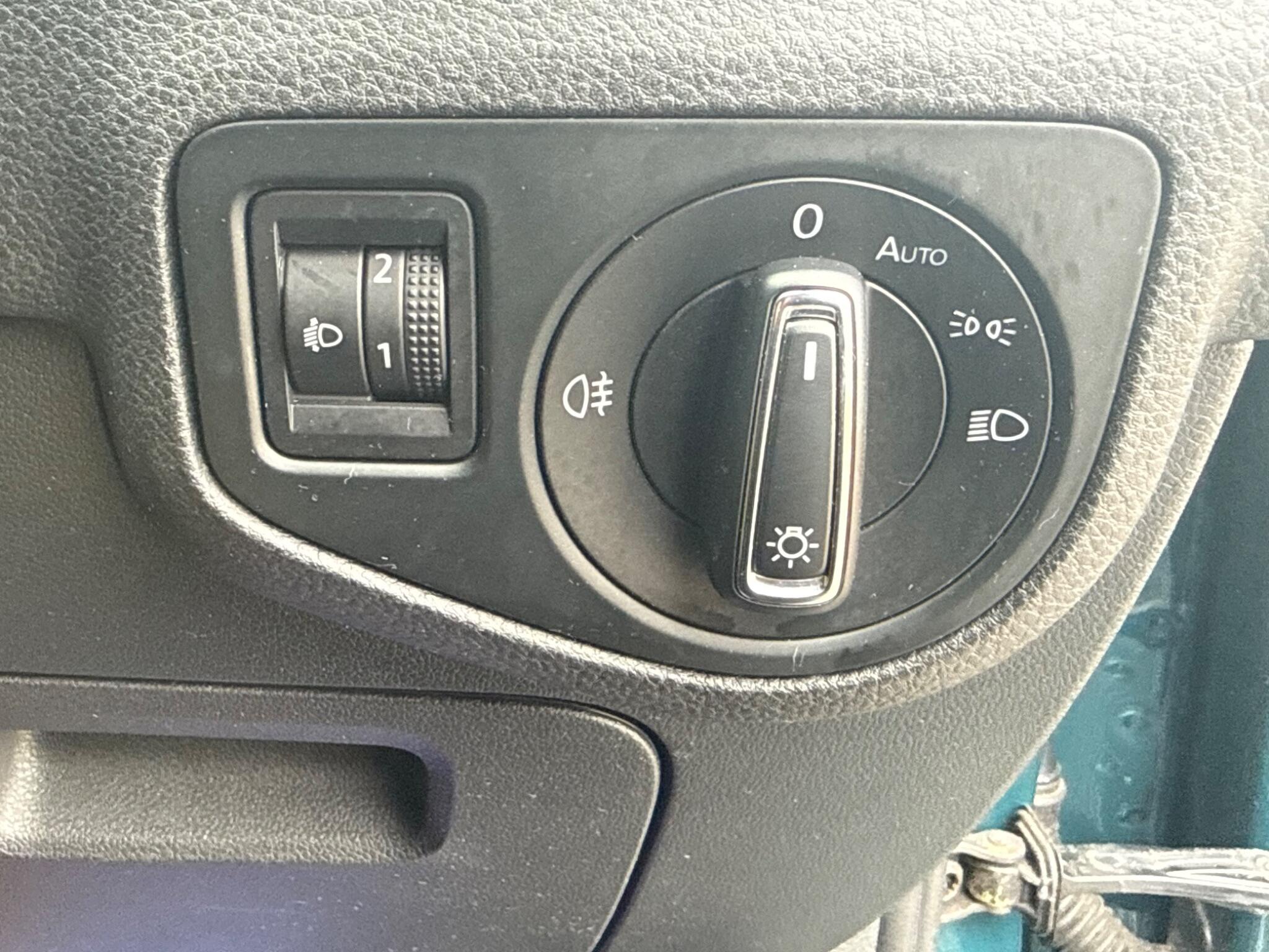 Volkswagen Golf Sportsvan view 29