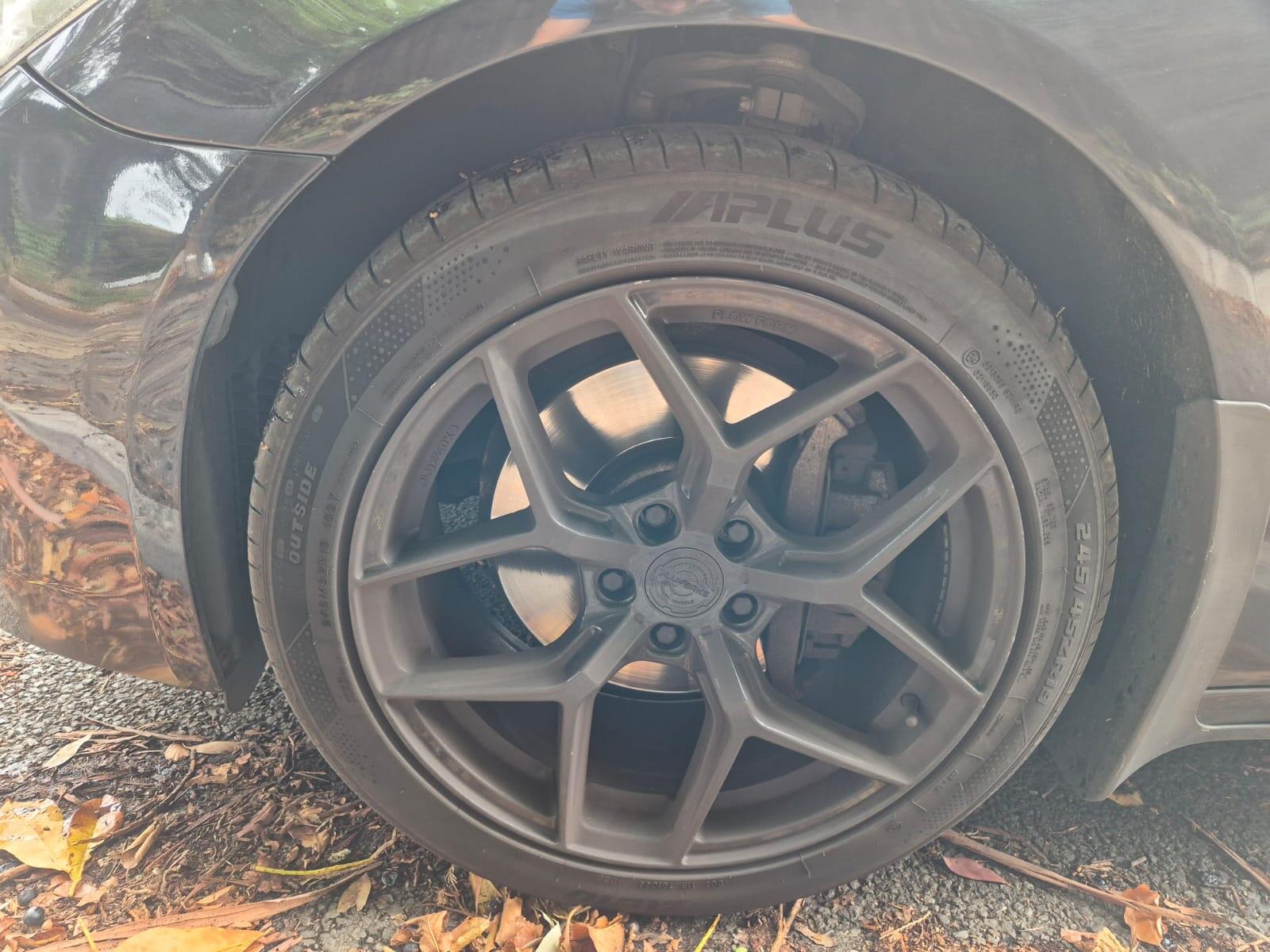 BMW 7 Series view 15