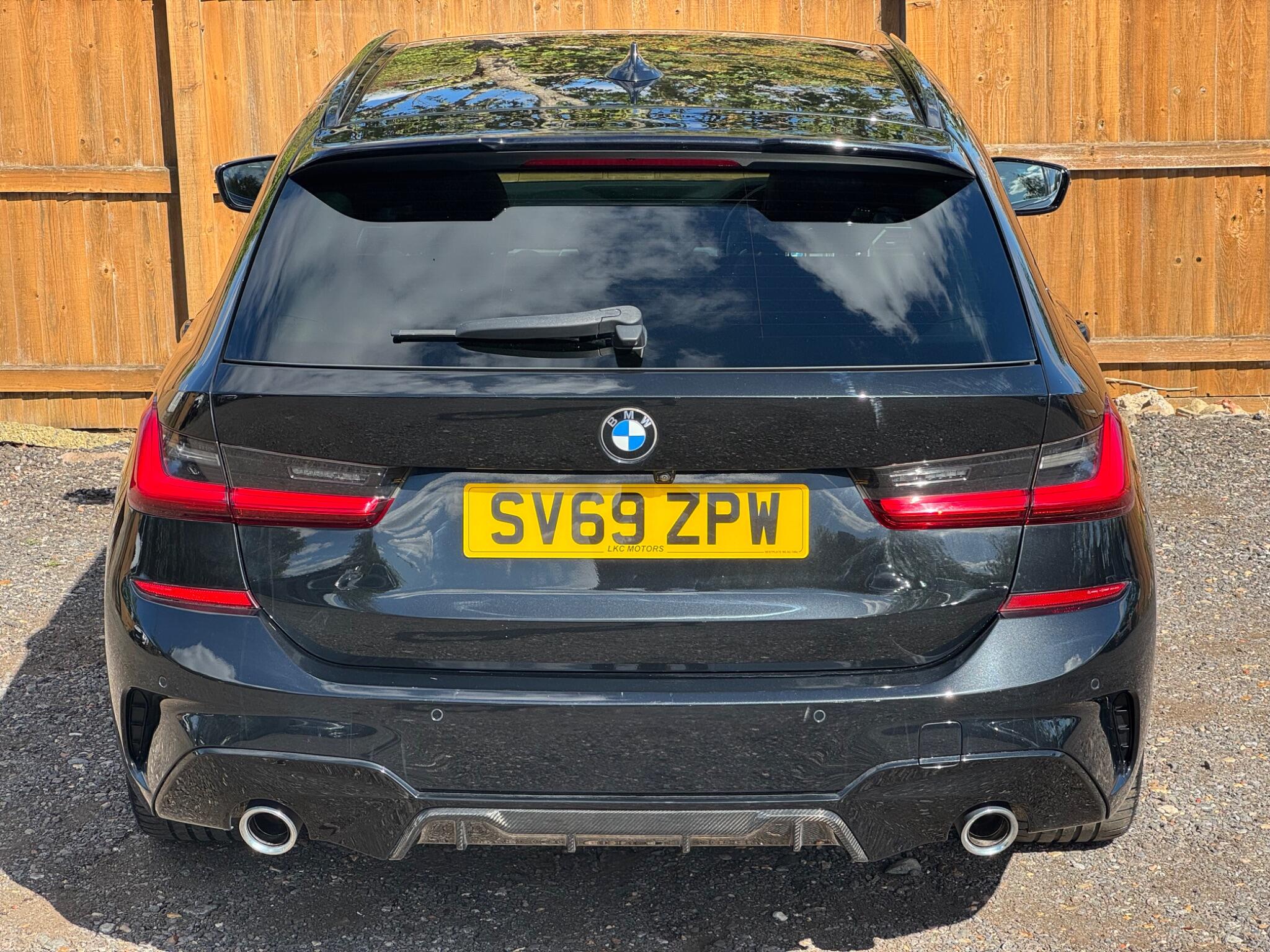 BMW 3 Series view 12