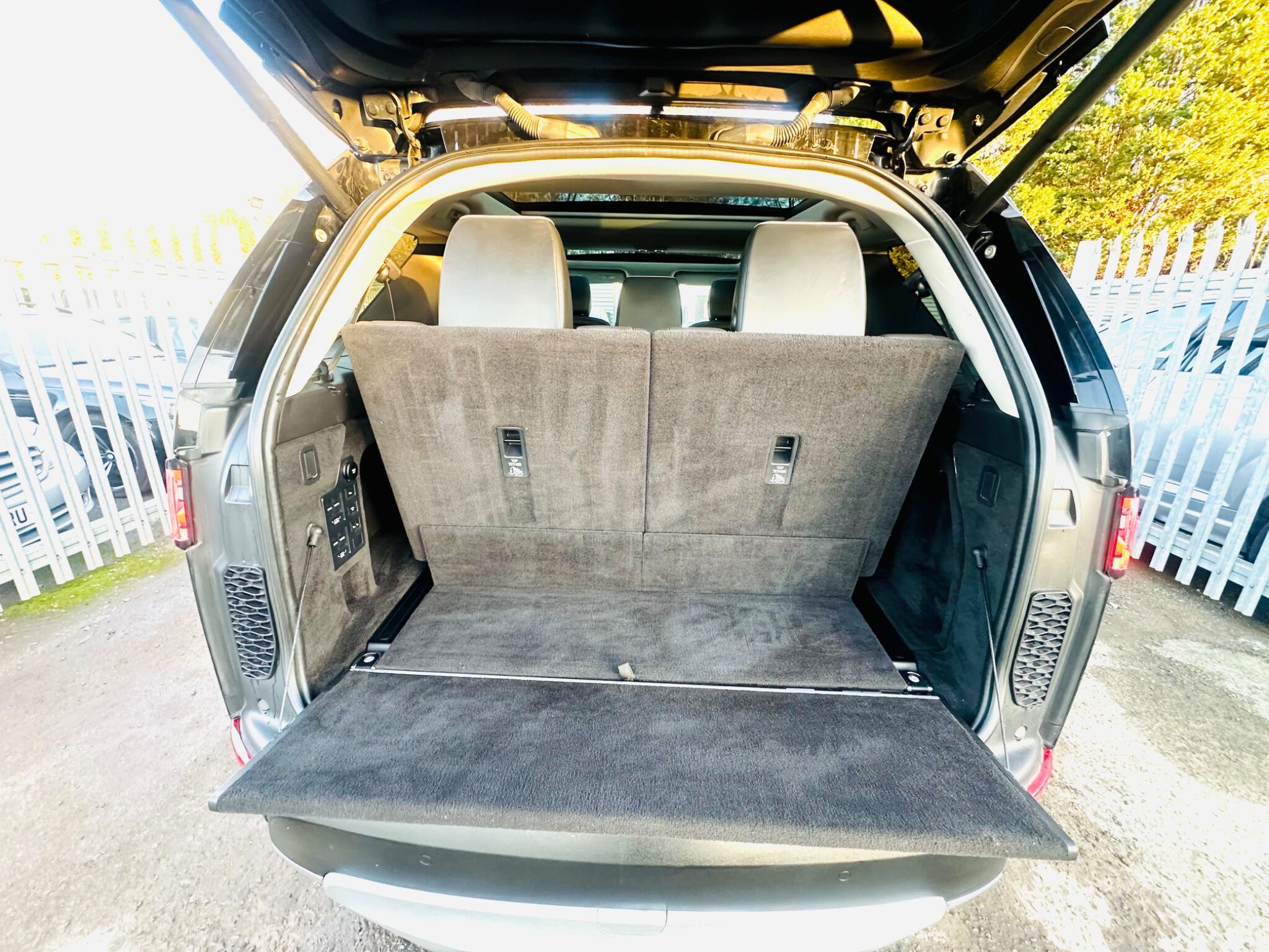 Land Rover Discovery view 77