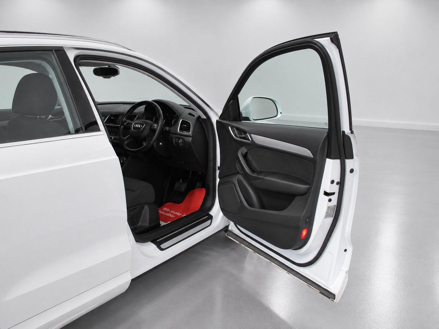 Audi Q3 view 25