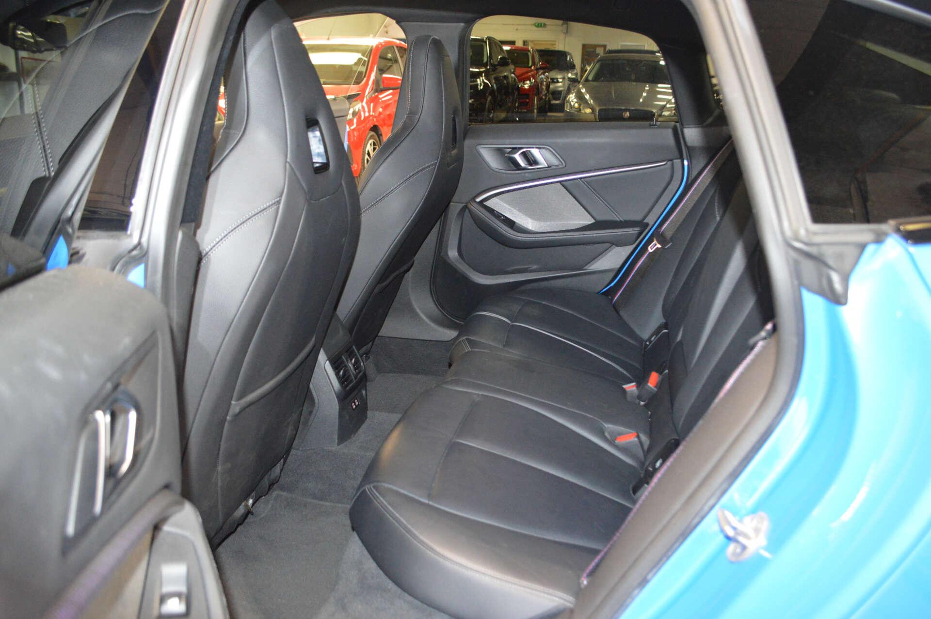 BMW 2 Series view 26