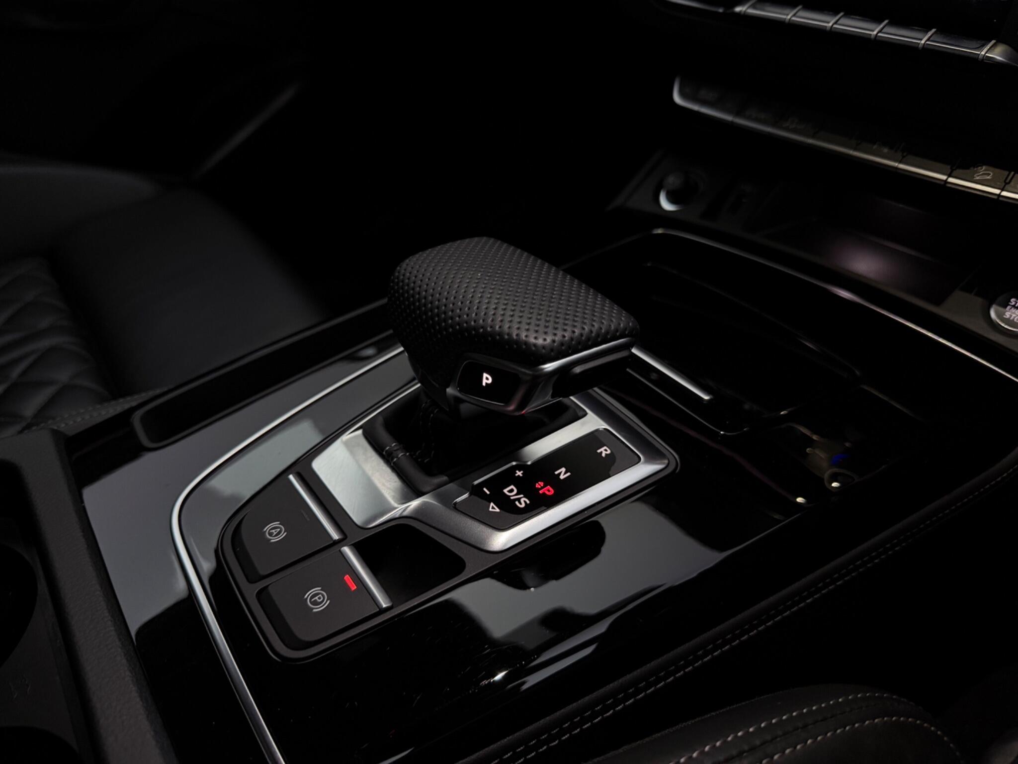 Audi Q5 view 22