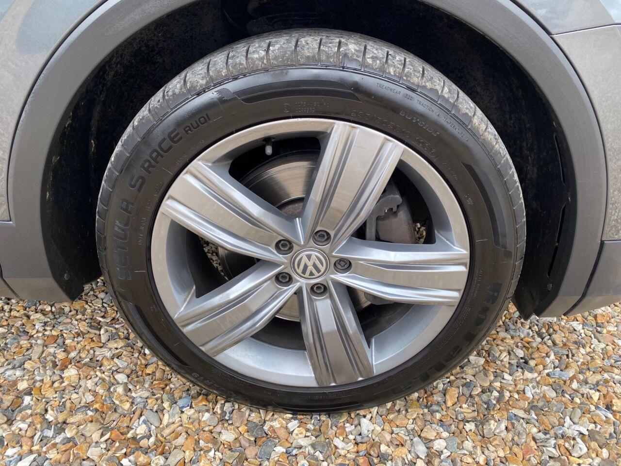 Volkswagen Tiguan view 42