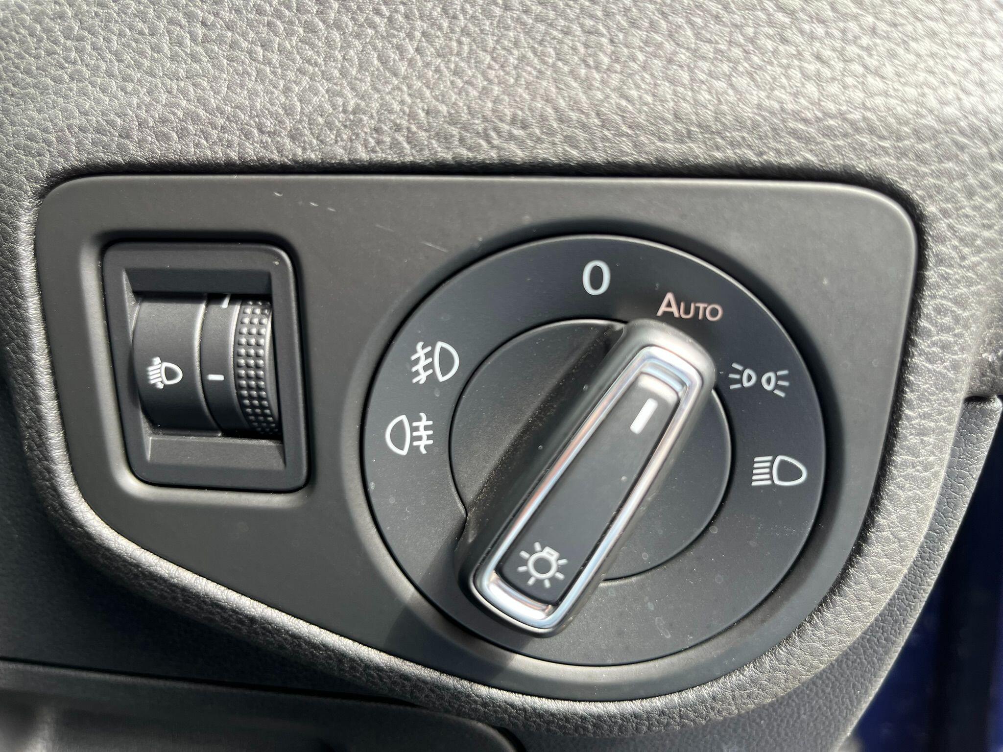 Volkswagen Golf SV view 17