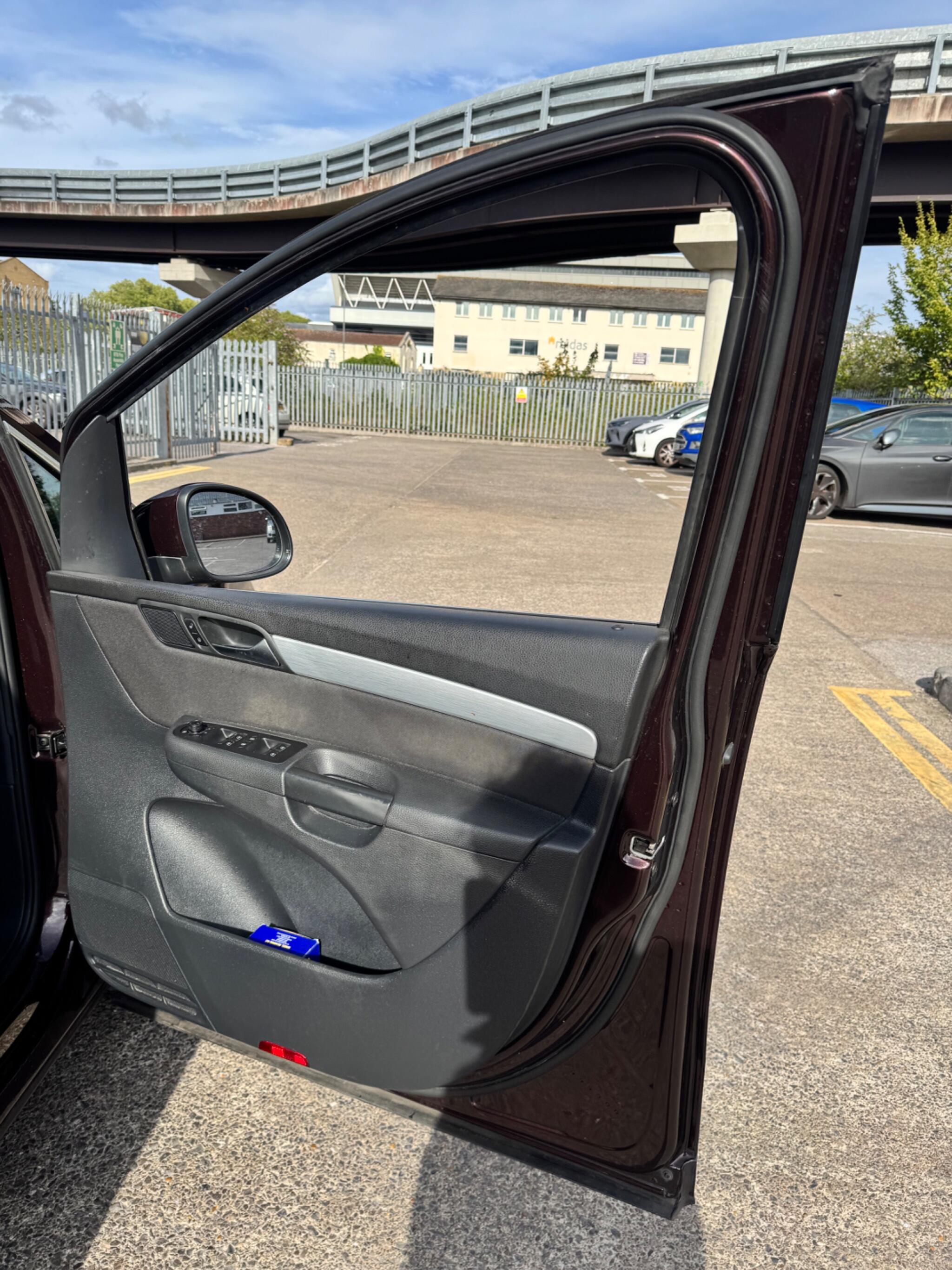 Volkswagen Sharan view 31