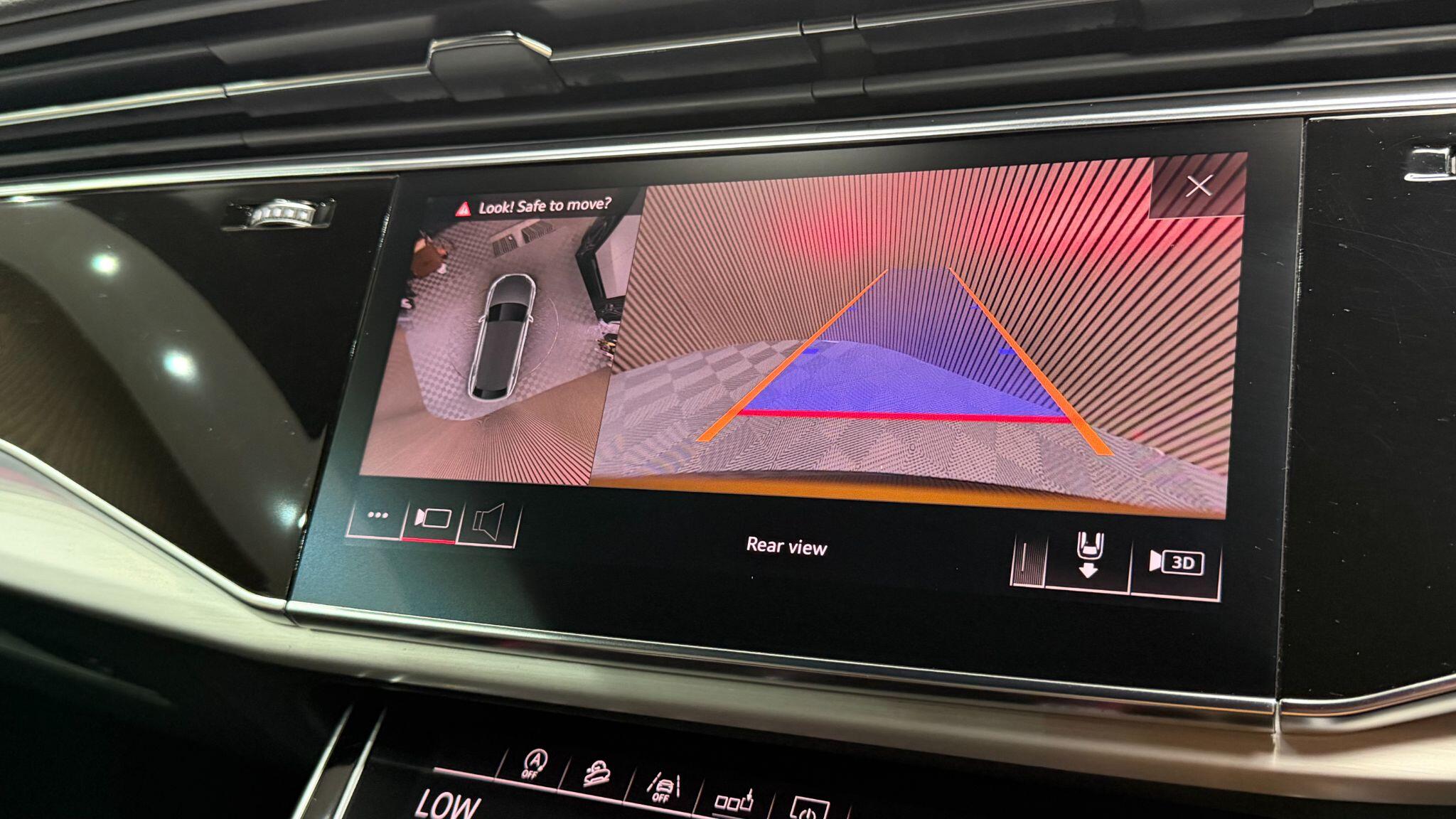 Audi Q8 view 16