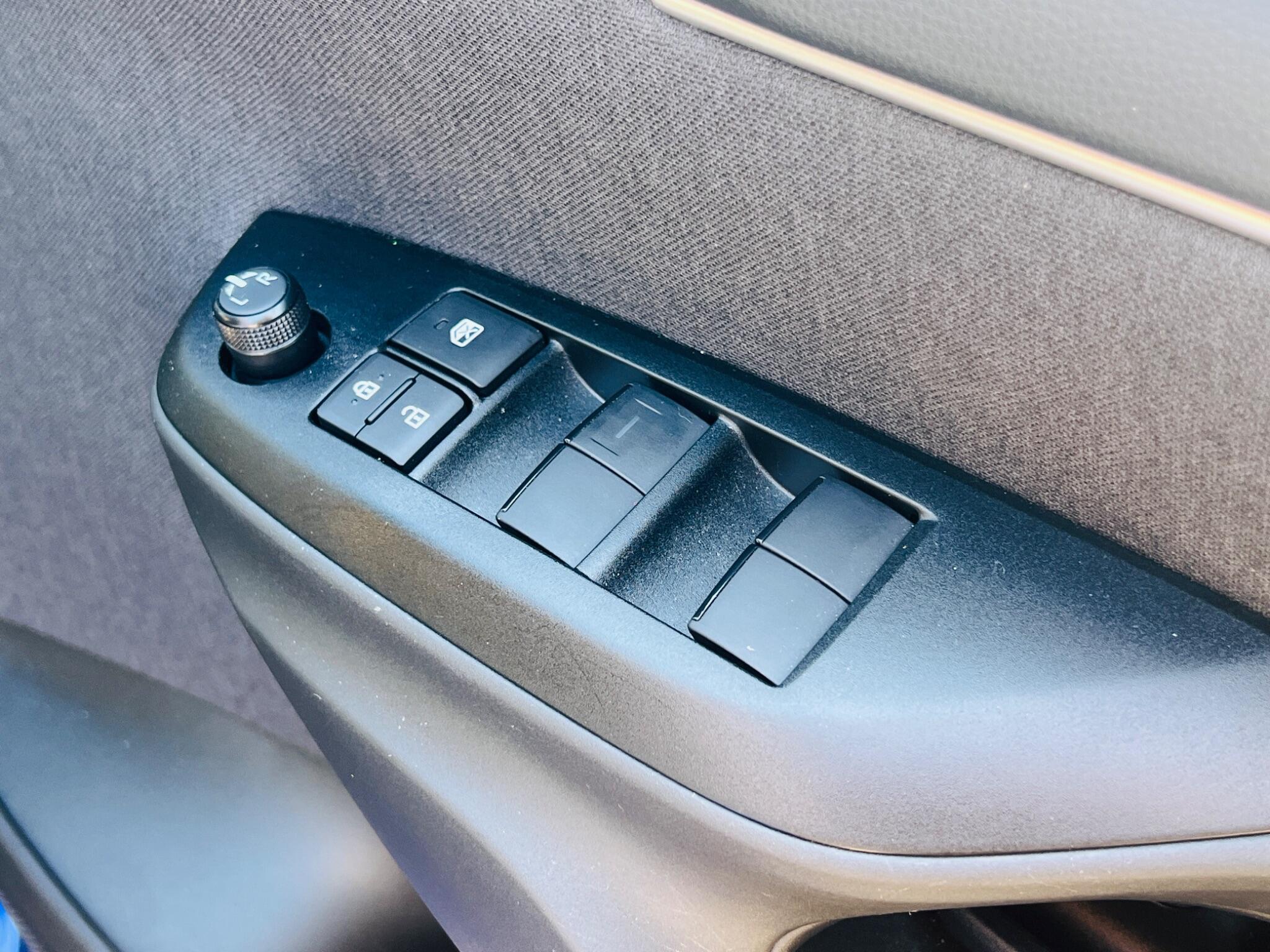 Toyota Yaris view 77