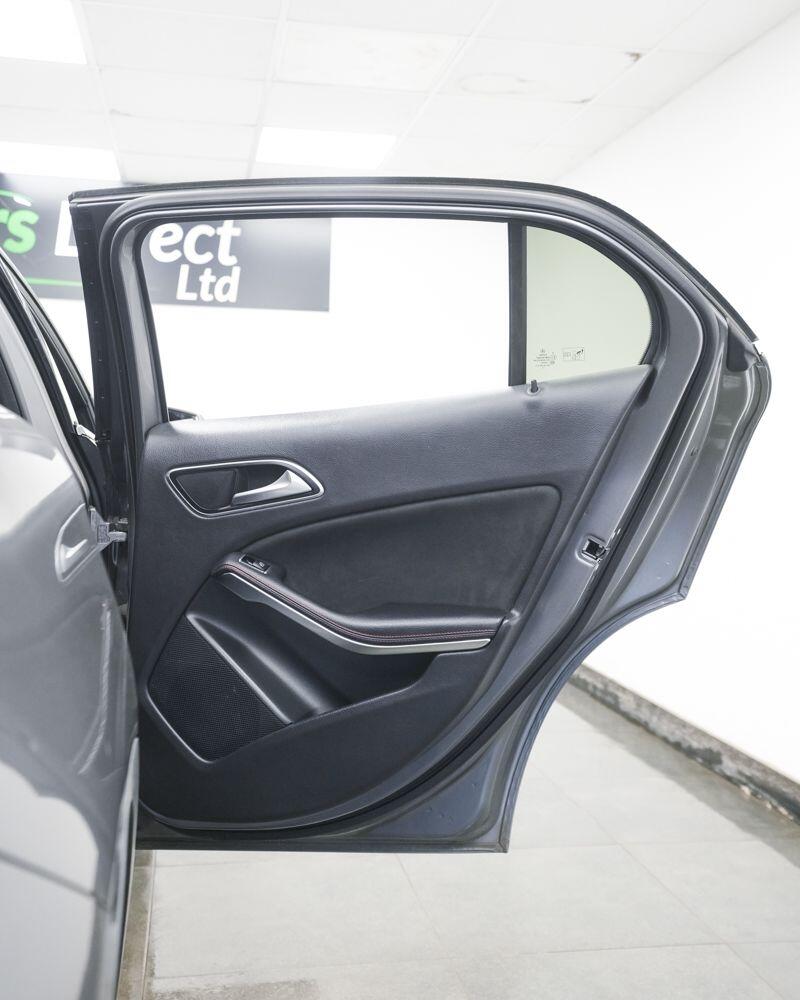 Mercedes-Benz Gla view 13