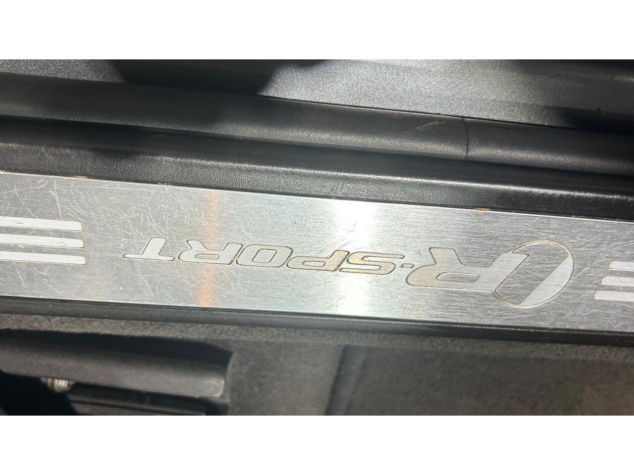 Jaguar XF view 15