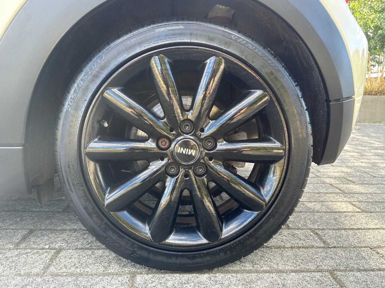 Mini Hatch view 3