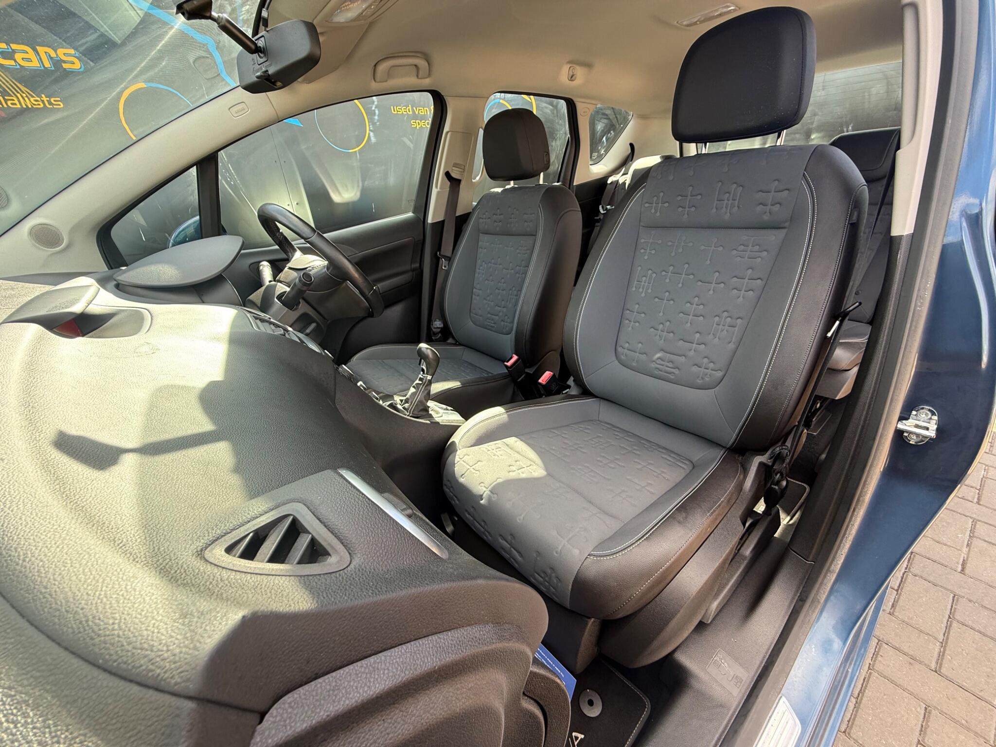 Vauxhall Meriva view 25