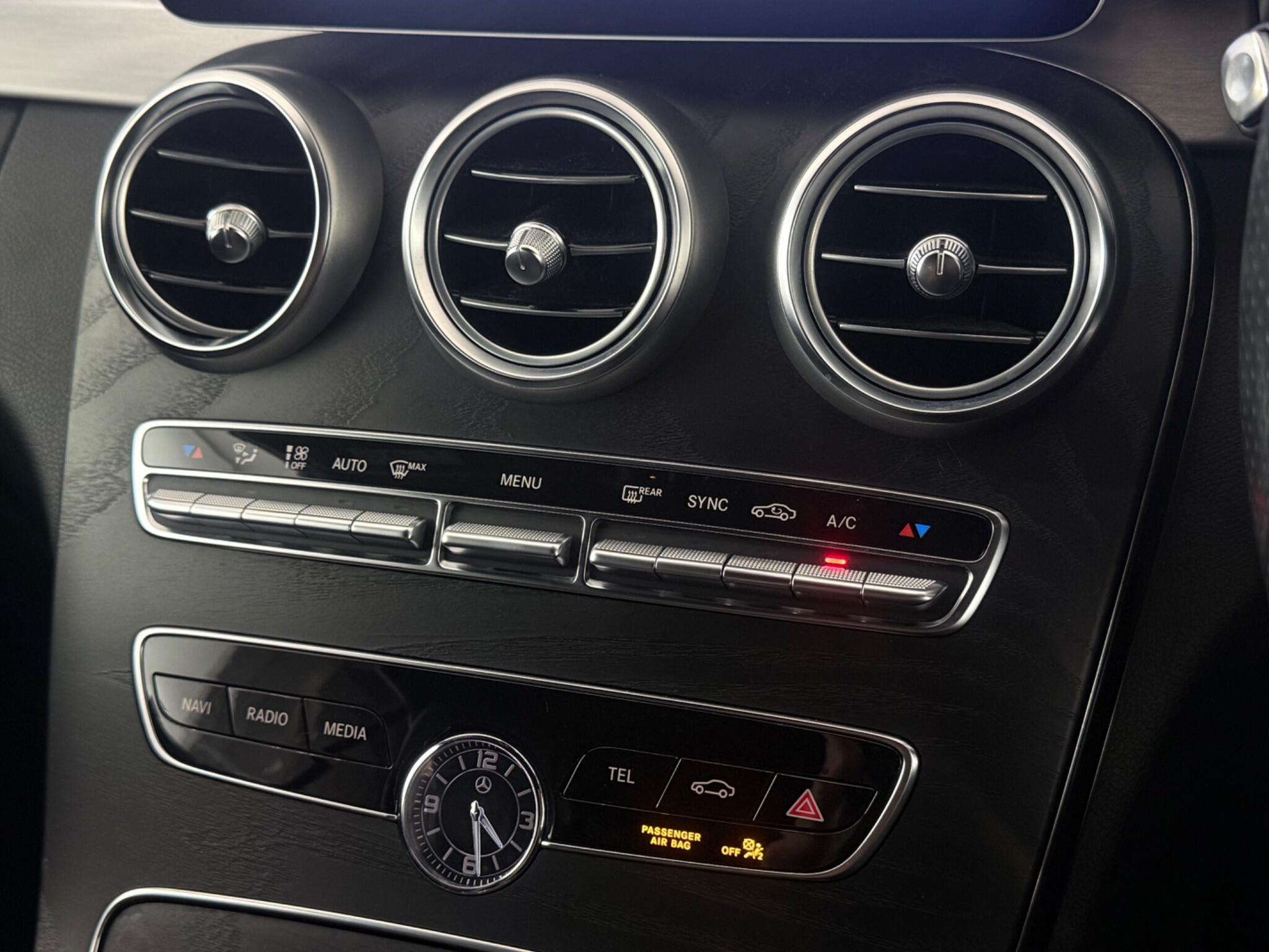 Mercedes-Benz C-Class view 24