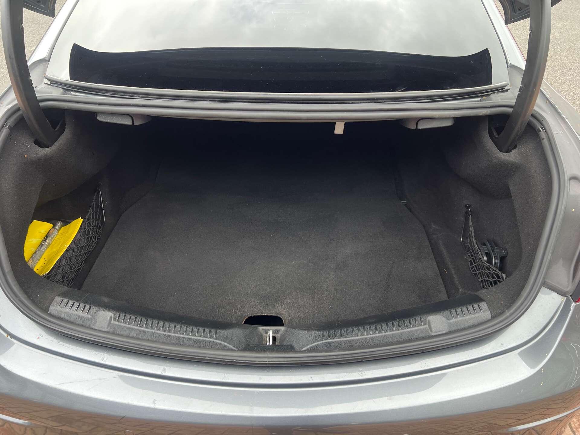 Mercedes-Benz E-Class view 58
