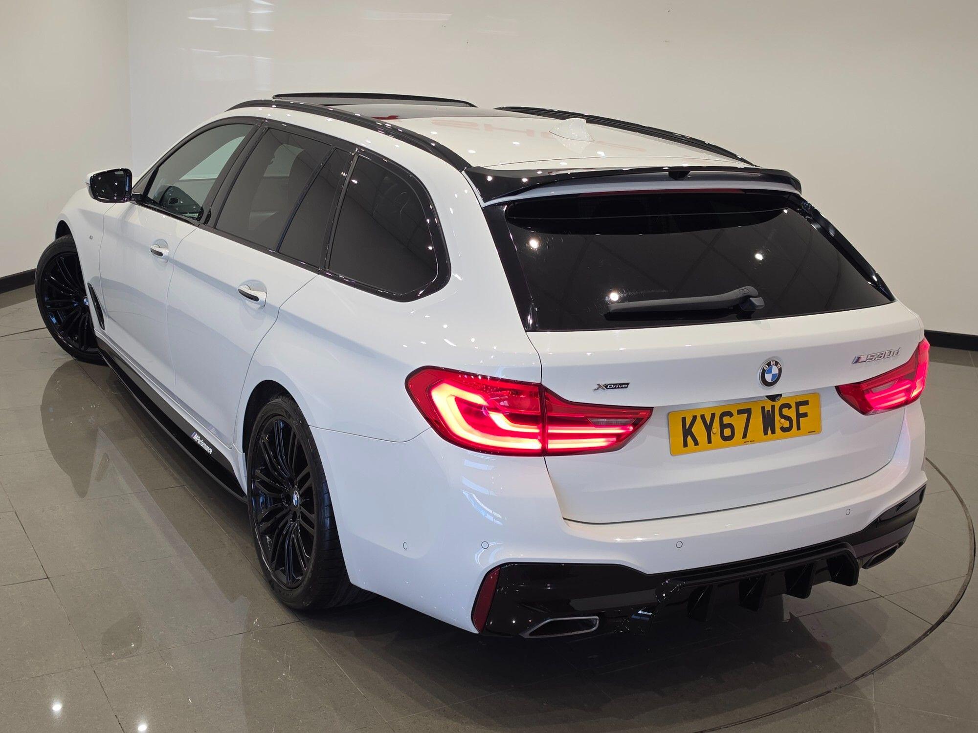 BMW 5 Series view 14