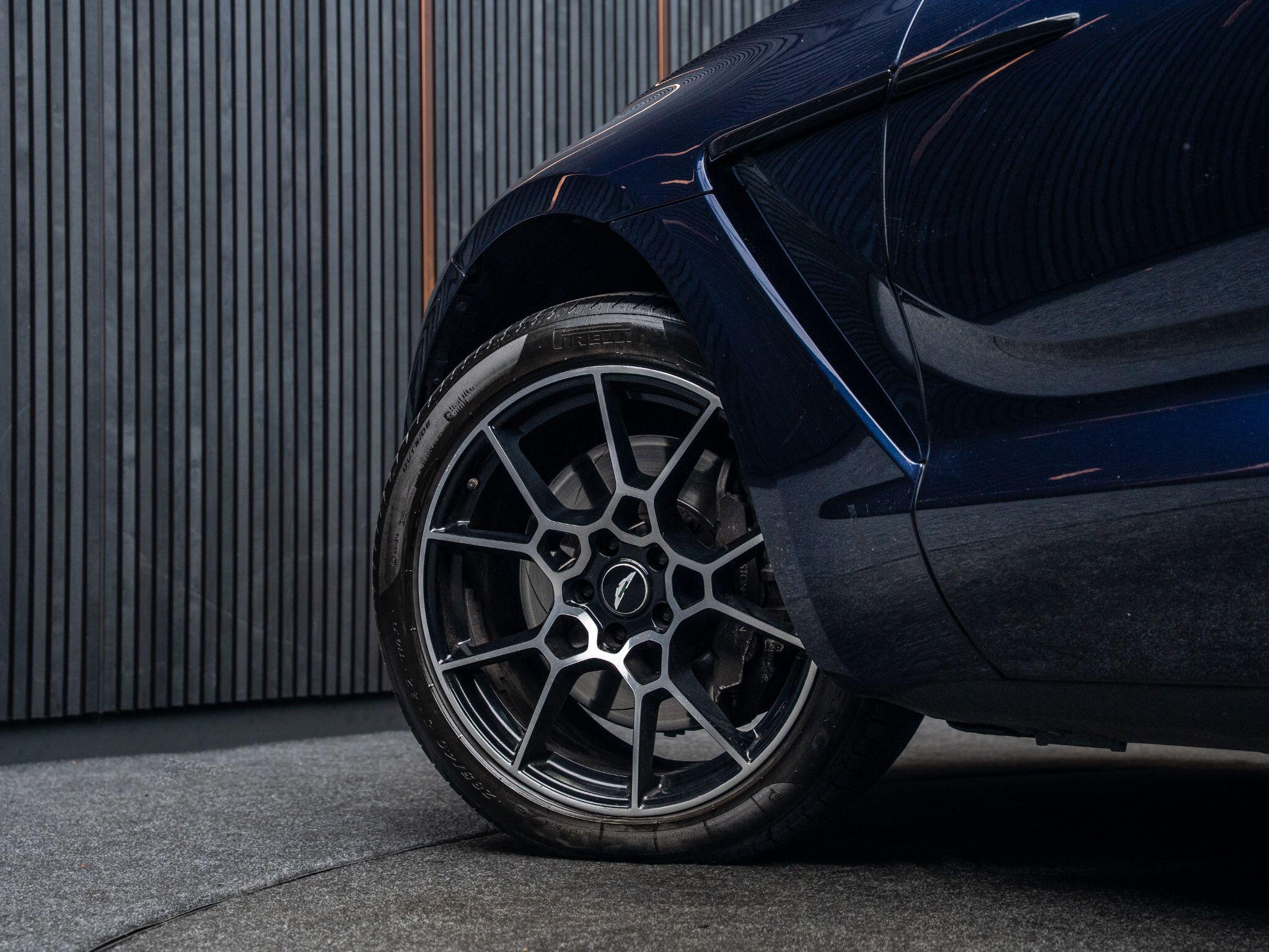 Aston Martin DBX view 15