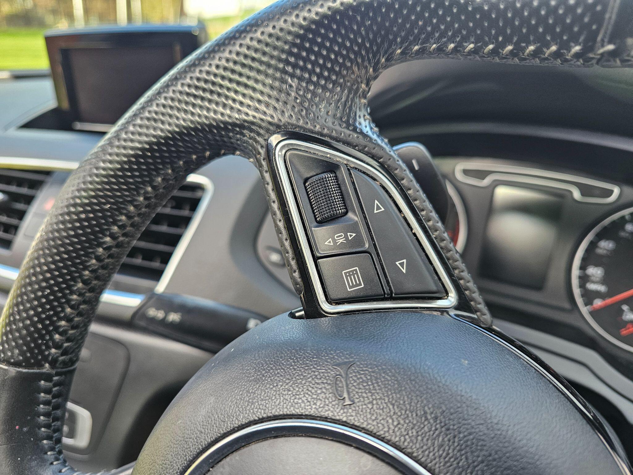 Audi Q3 view 30