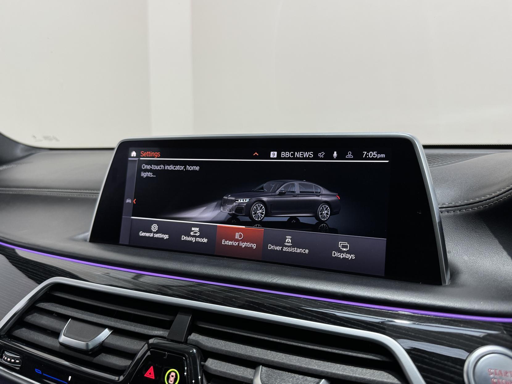 BMW 7 Series view 31