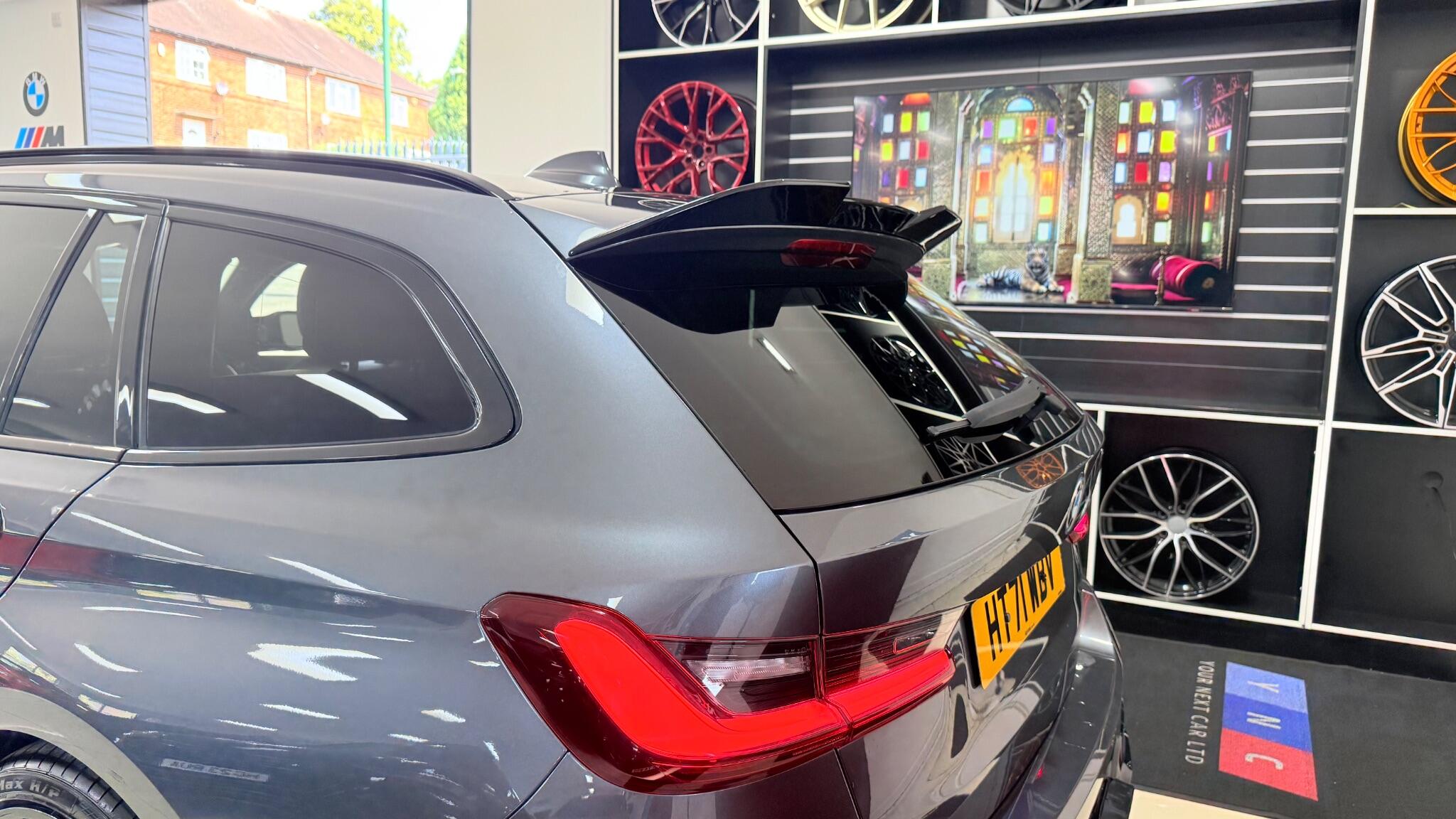 BMW 3 Series view 23