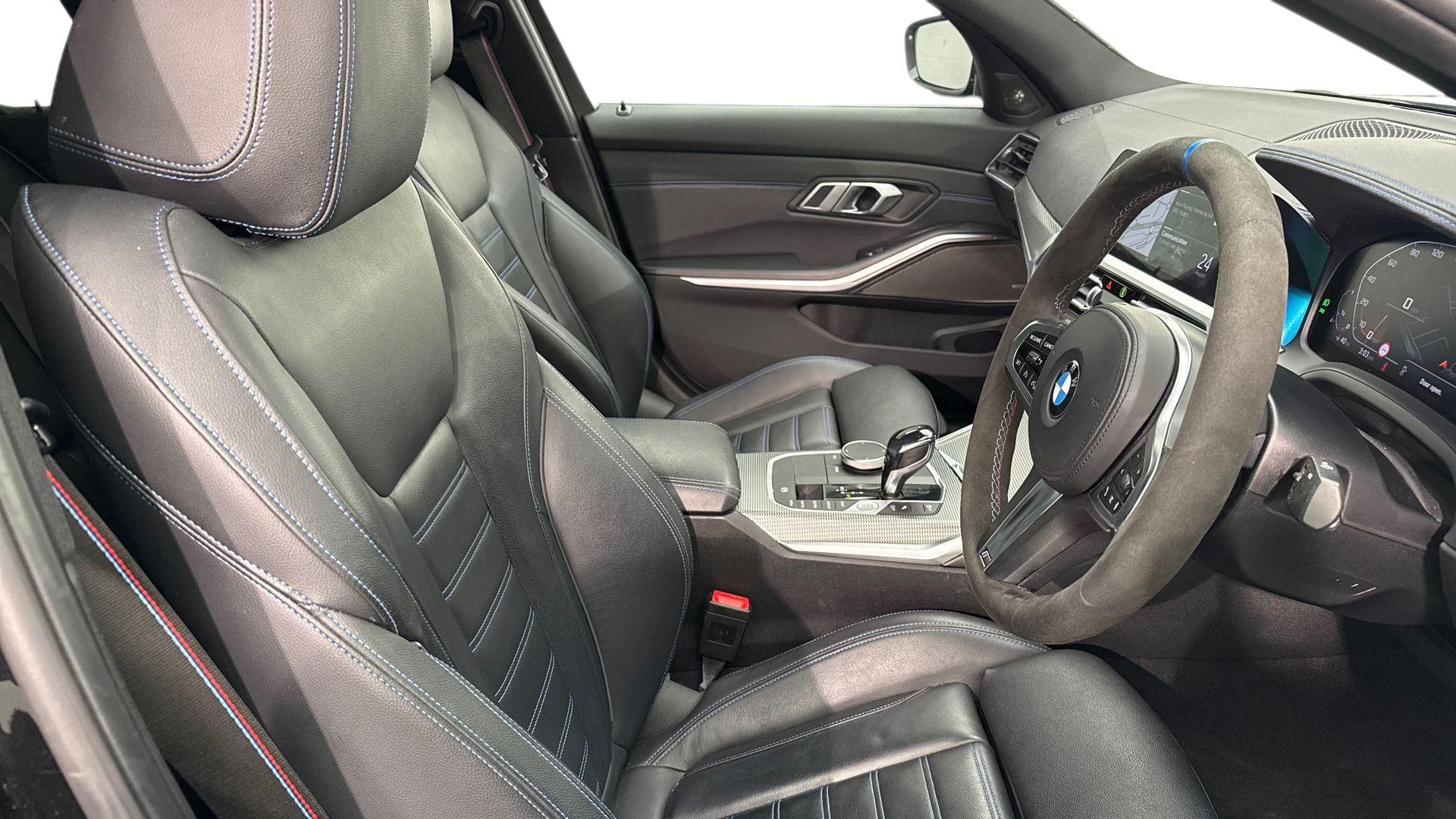 BMW 3 Series view 11