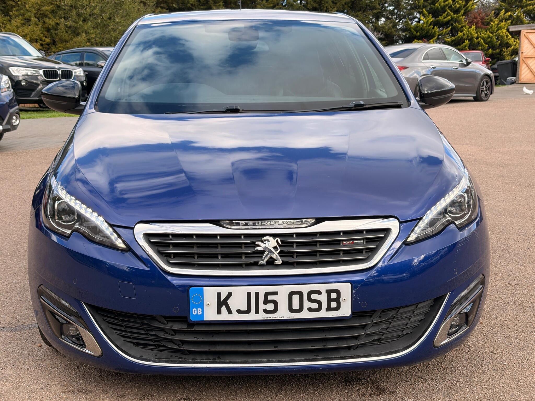 Peugeot 308 view 2