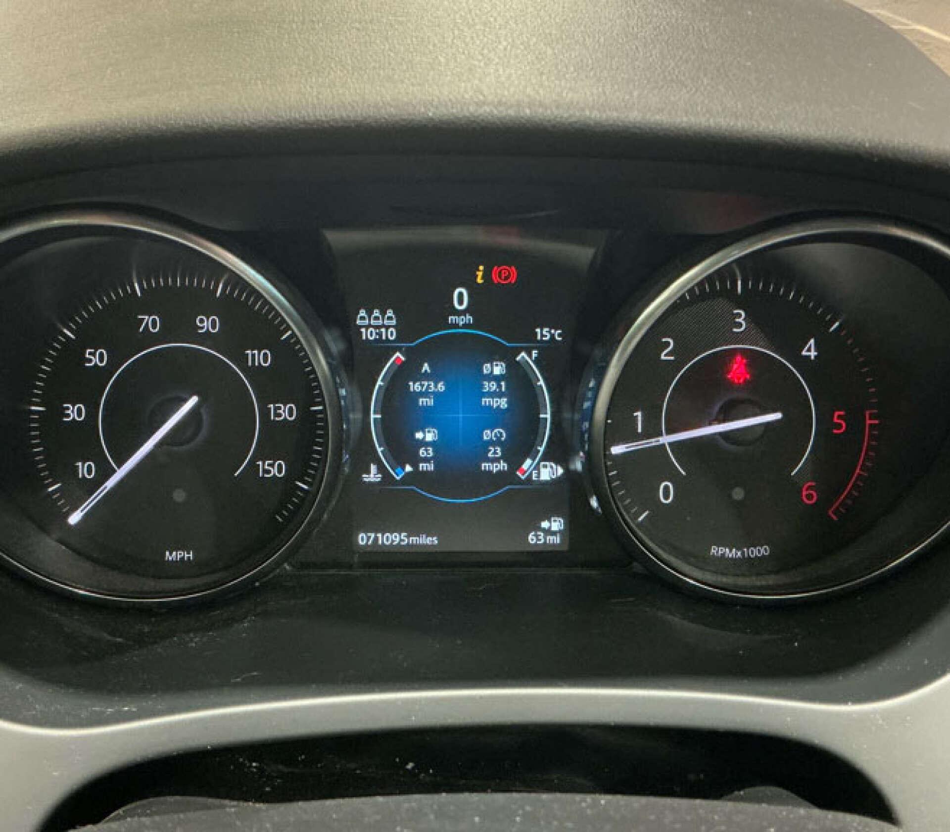 Jaguar E-Pace view 6