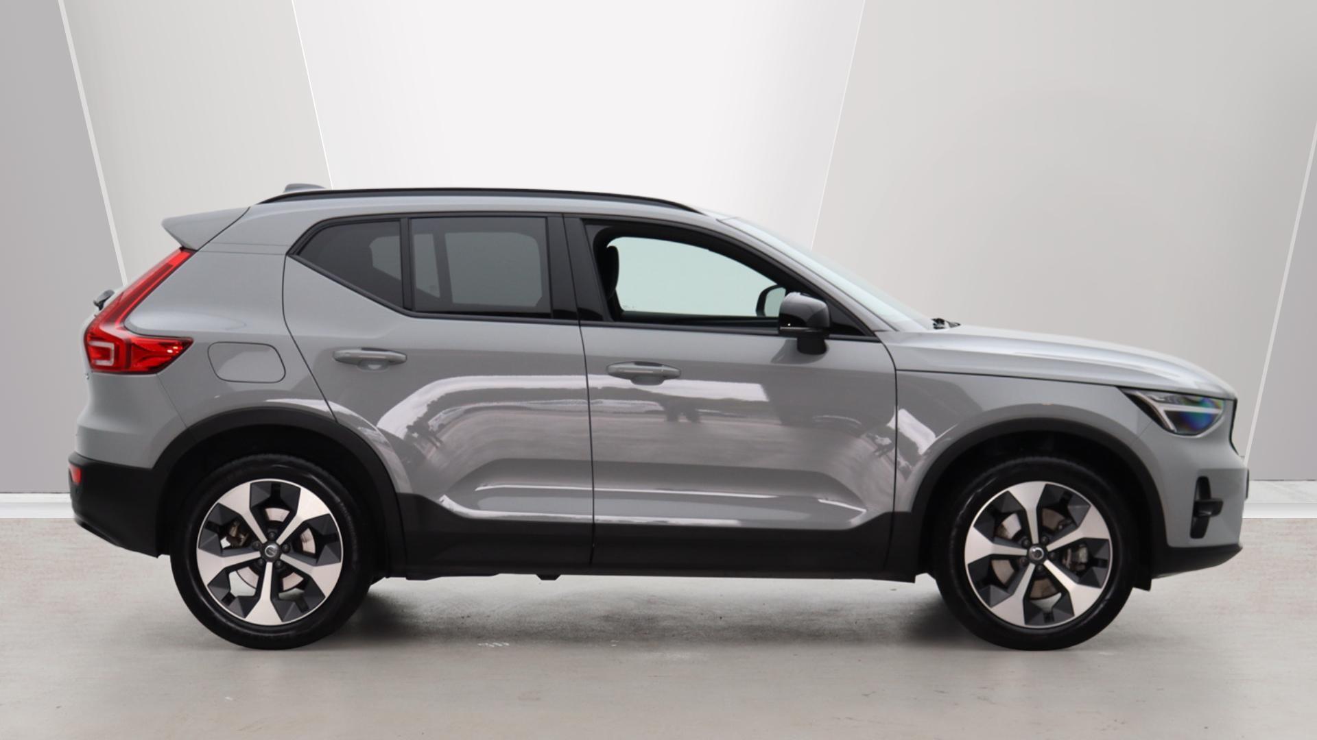 Volvo XC40 view 3