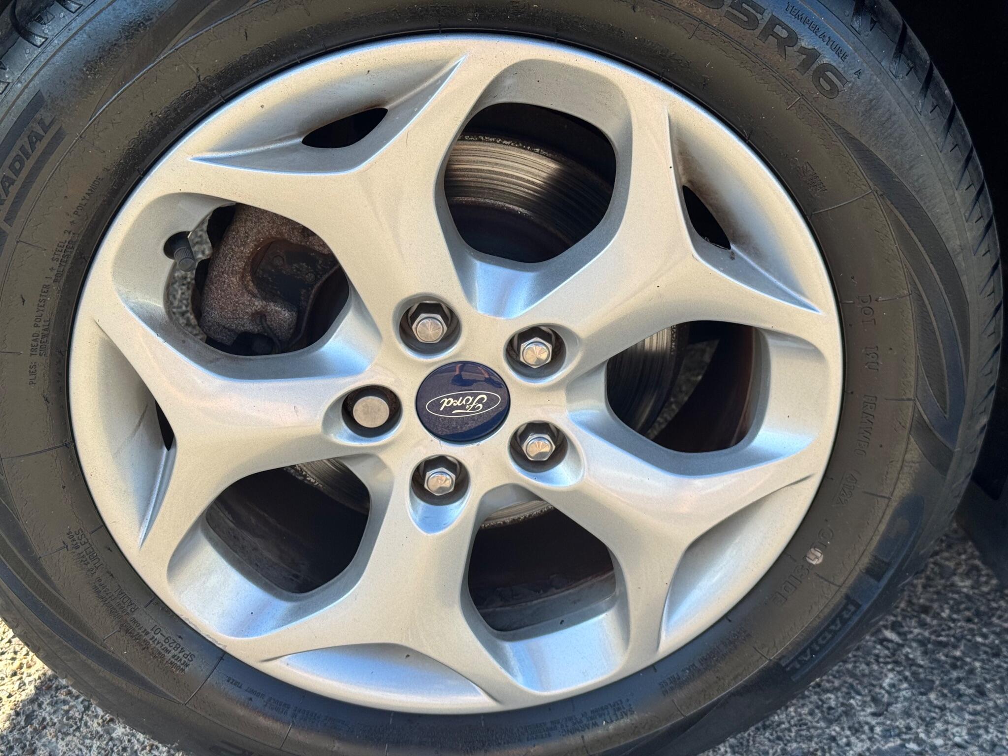 Ford C-Max view 40