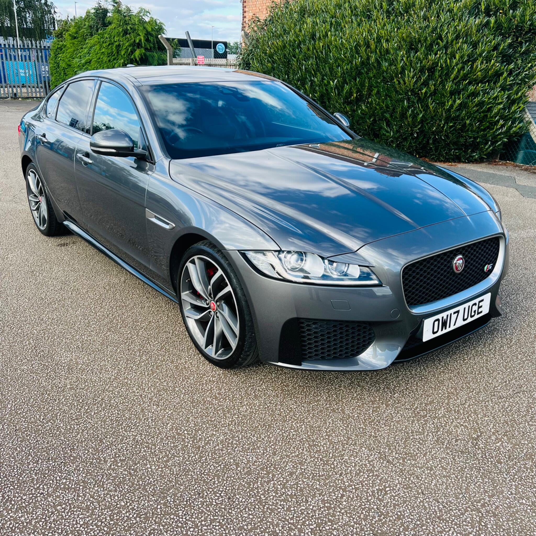 Jaguar XF view 50
