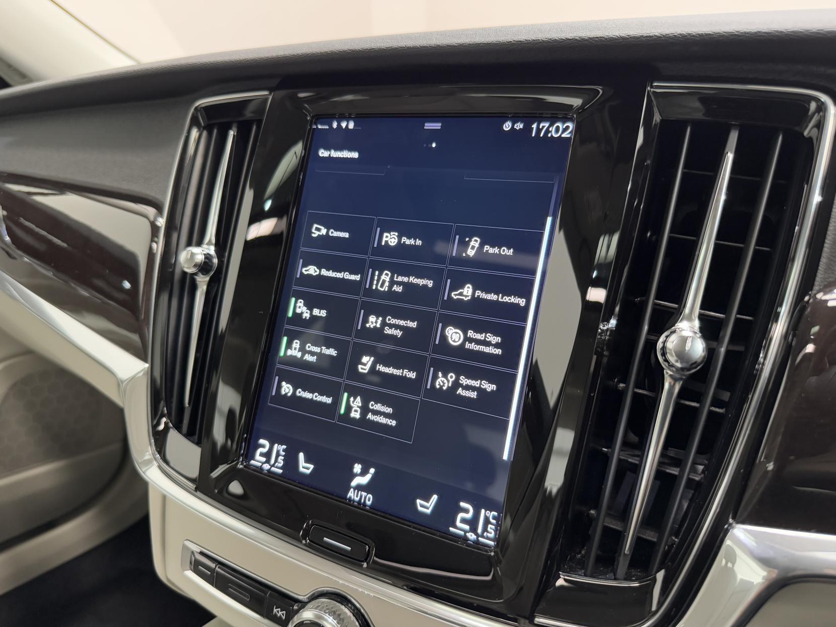 Volvo S90 view 30