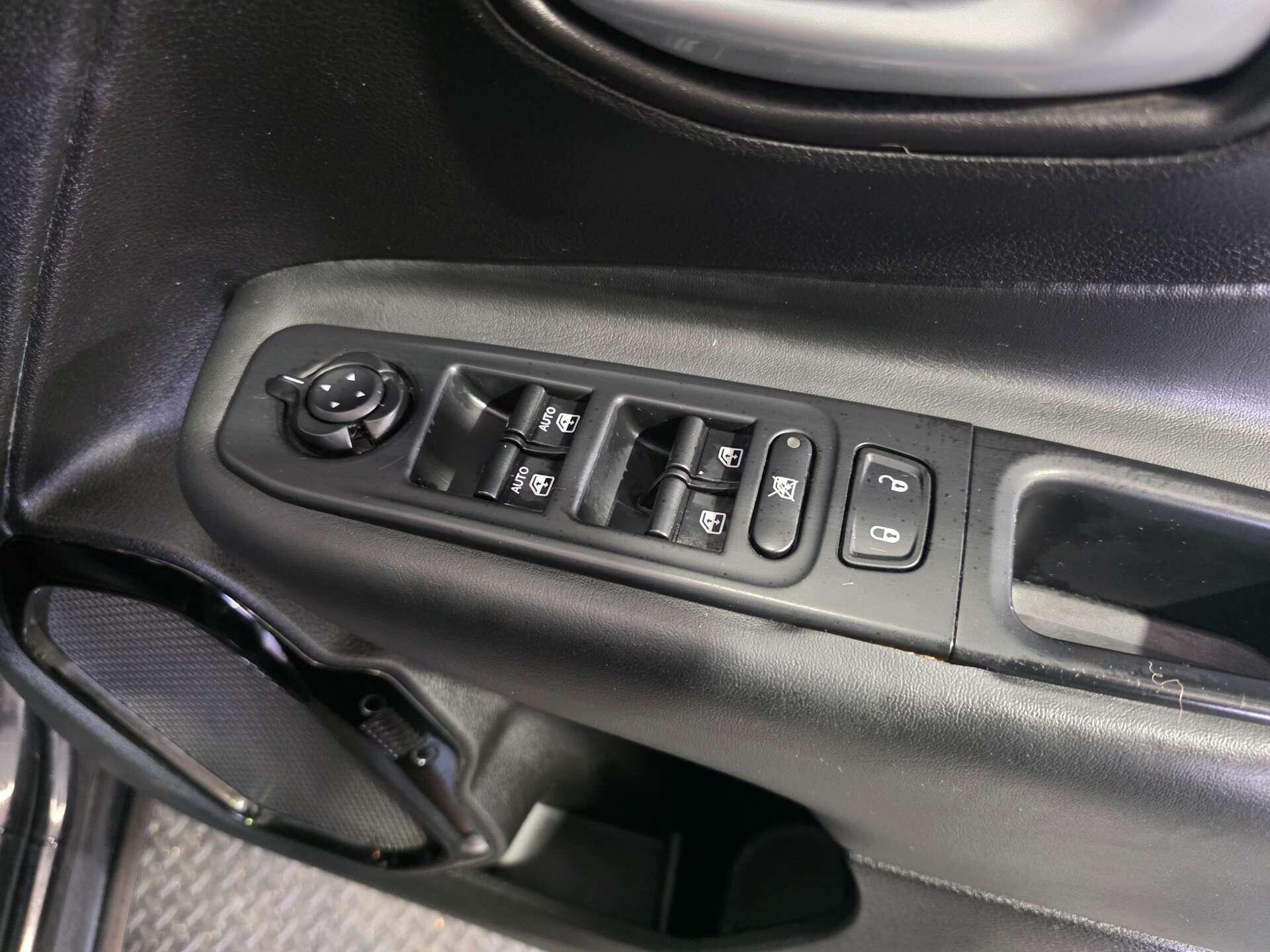 Jeep Renegade view 14