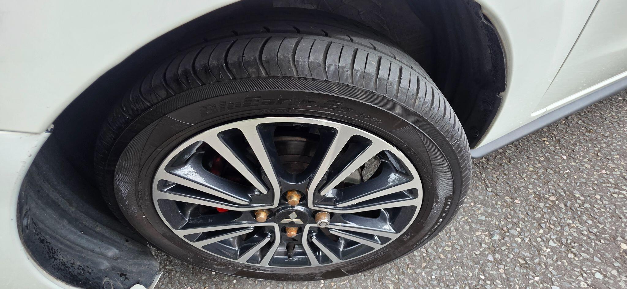 Mitsubishi Mirage view 43